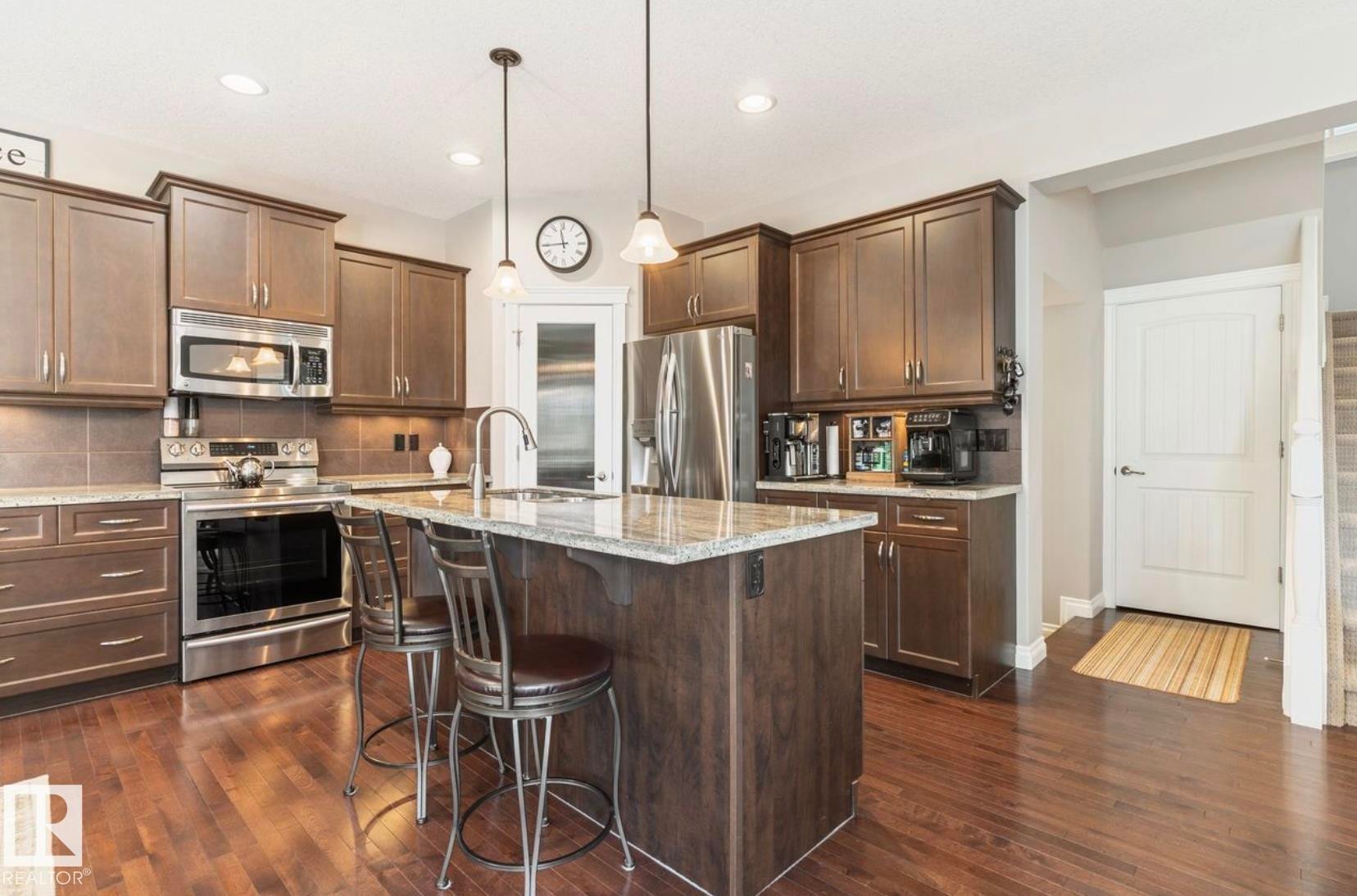 22 Voleta Crest, Spruce Grove, AB - Indoor Photo Showing Kitchen With Stainless Steel Kitchen With Upgraded Kitchen