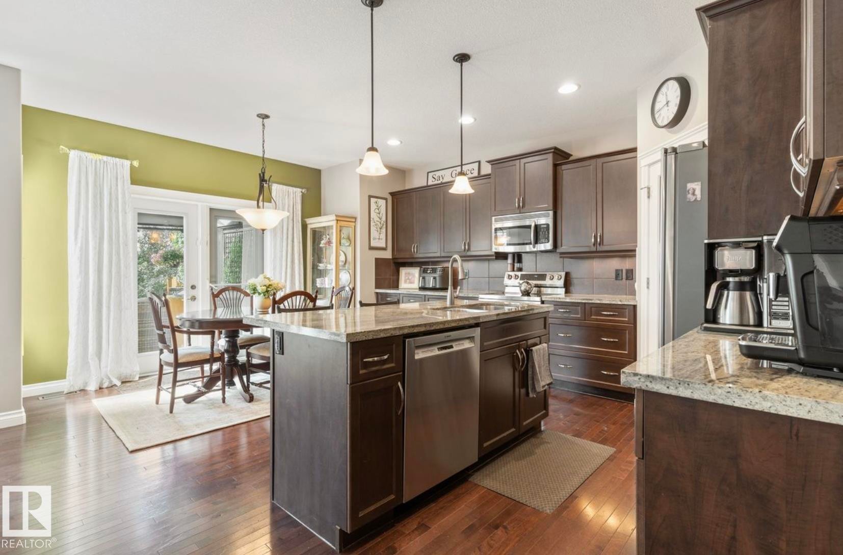 22 Voleta Crest, Spruce Grove, AB - Indoor Photo Showing Kitchen With Stainless Steel Kitchen With Upgraded Kitchen