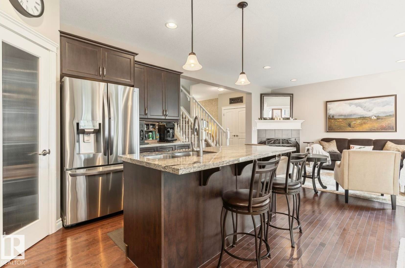 22 Voleta Crest, Spruce Grove, AB - Indoor Photo Showing Kitchen With Stainless Steel Kitchen With Upgraded Kitchen