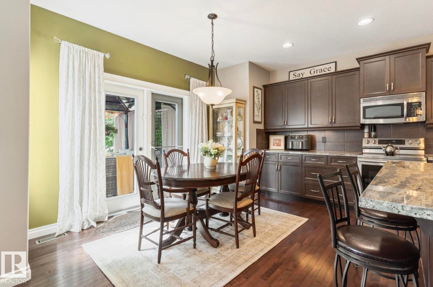 22 Voleta Crest, Spruce Grove, AB - Indoor Photo Showing Dining Room