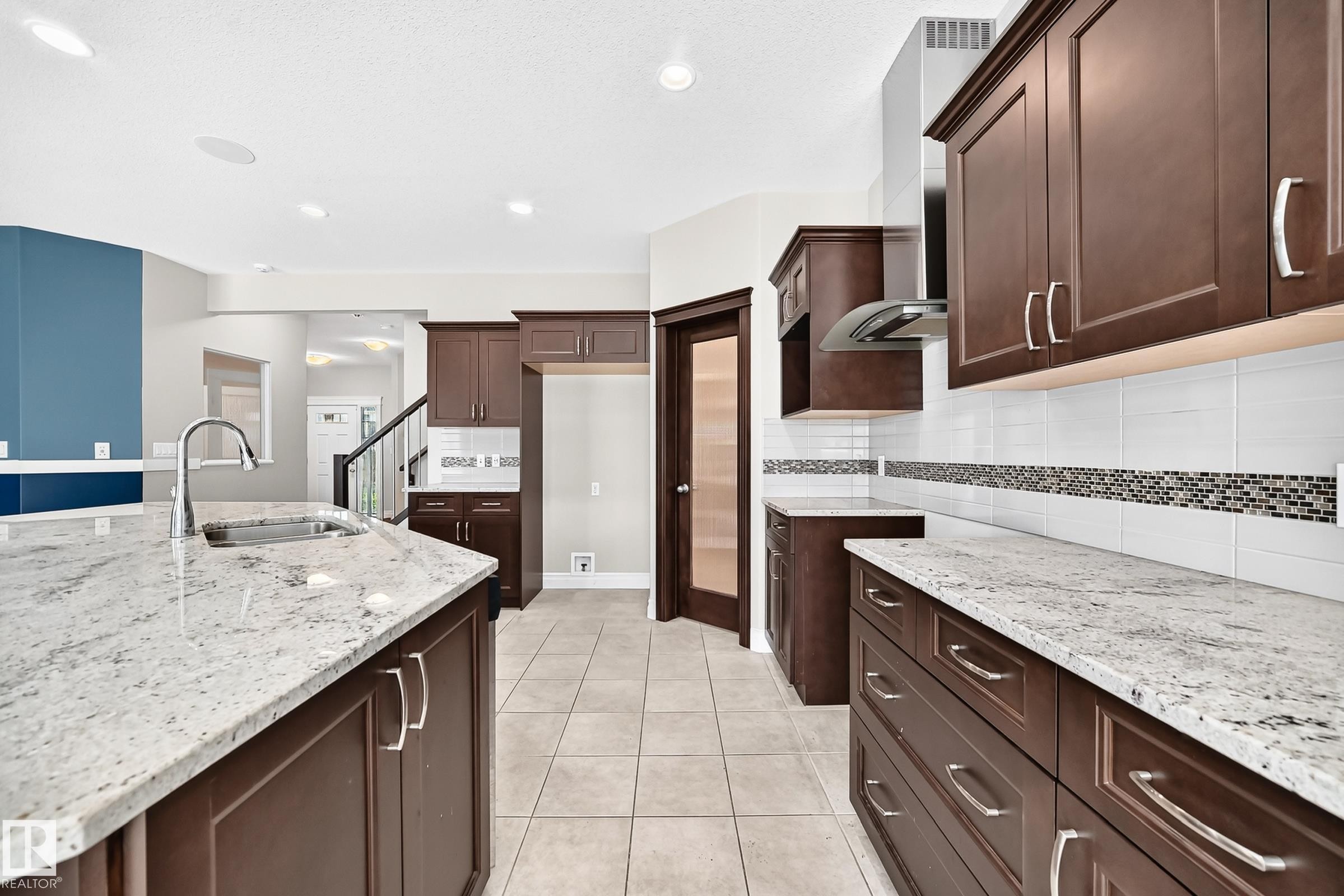 13032 208 Street Nw, Edmonton, AB - Indoor Photo Showing Kitchen