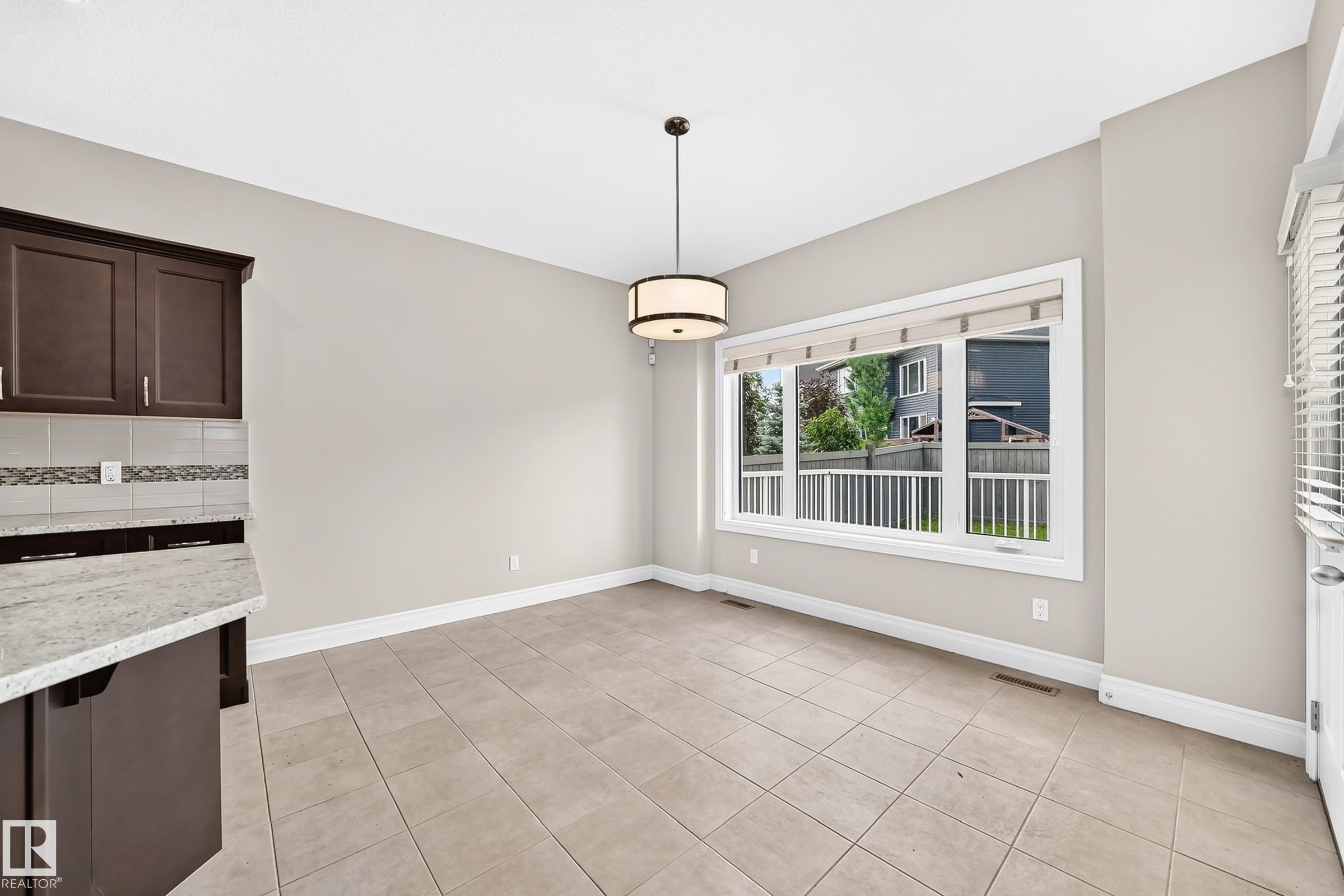 13032 208 Street Nw, Edmonton, AB - Indoor Photo Showing Other Room