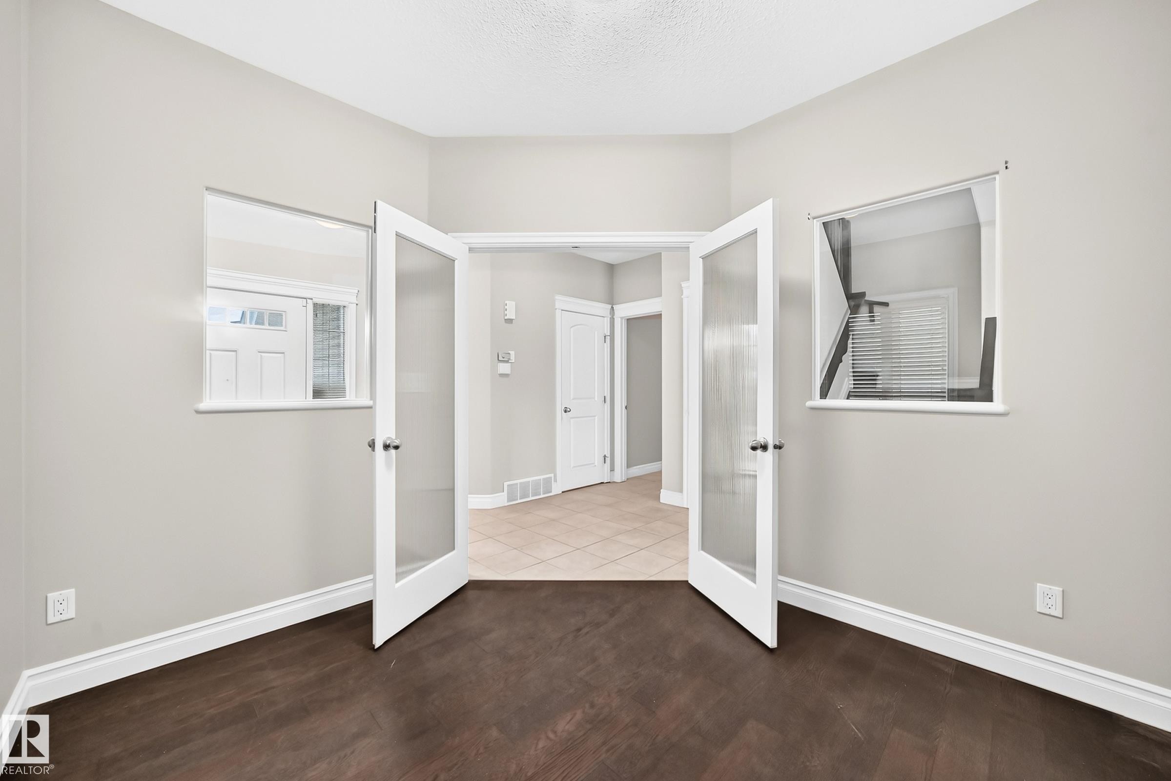 13032 208 Street Nw, Edmonton, AB - Indoor Photo Showing Other Room