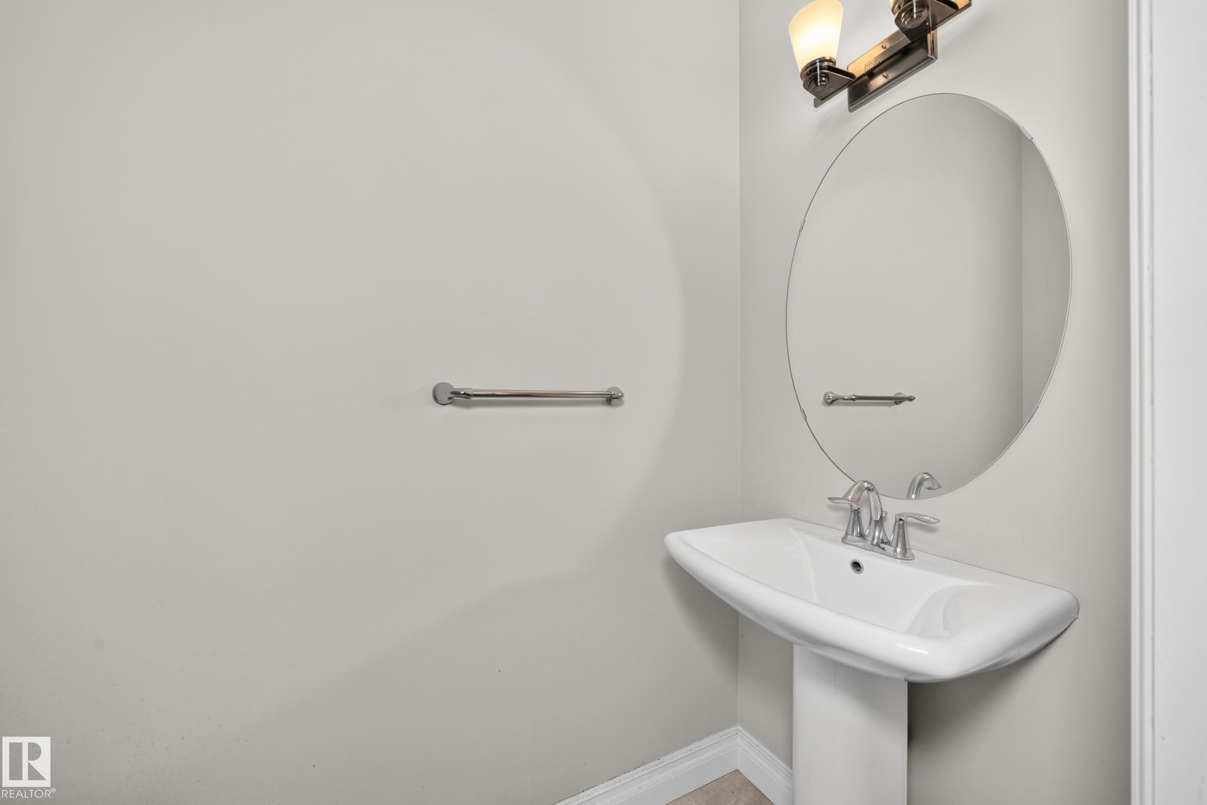 13032 208 Street Nw, Edmonton, AB - Indoor Photo Showing Bathroom