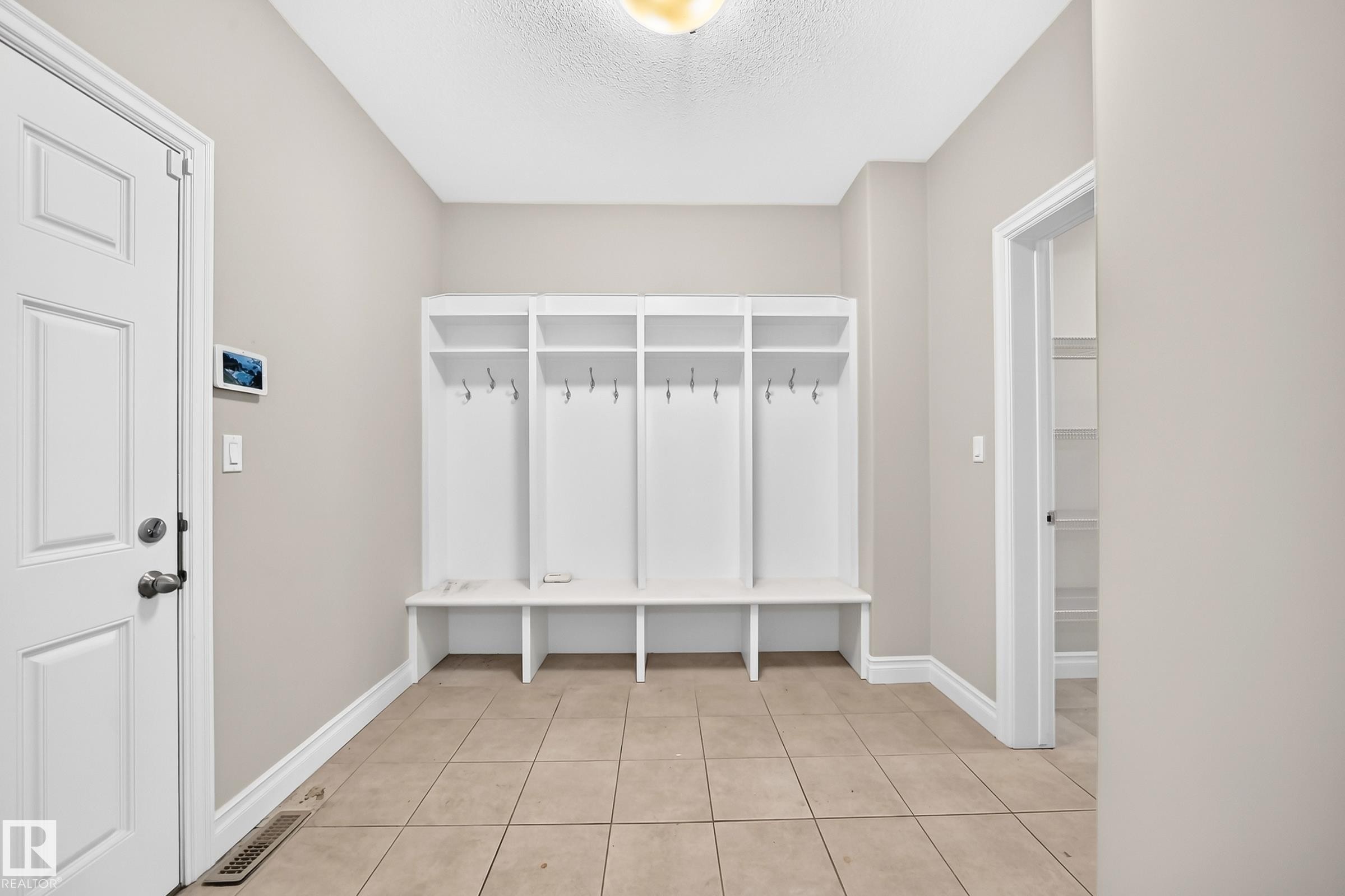13032 208 Street Nw, Edmonton, AB - Indoor Photo Showing Other Room