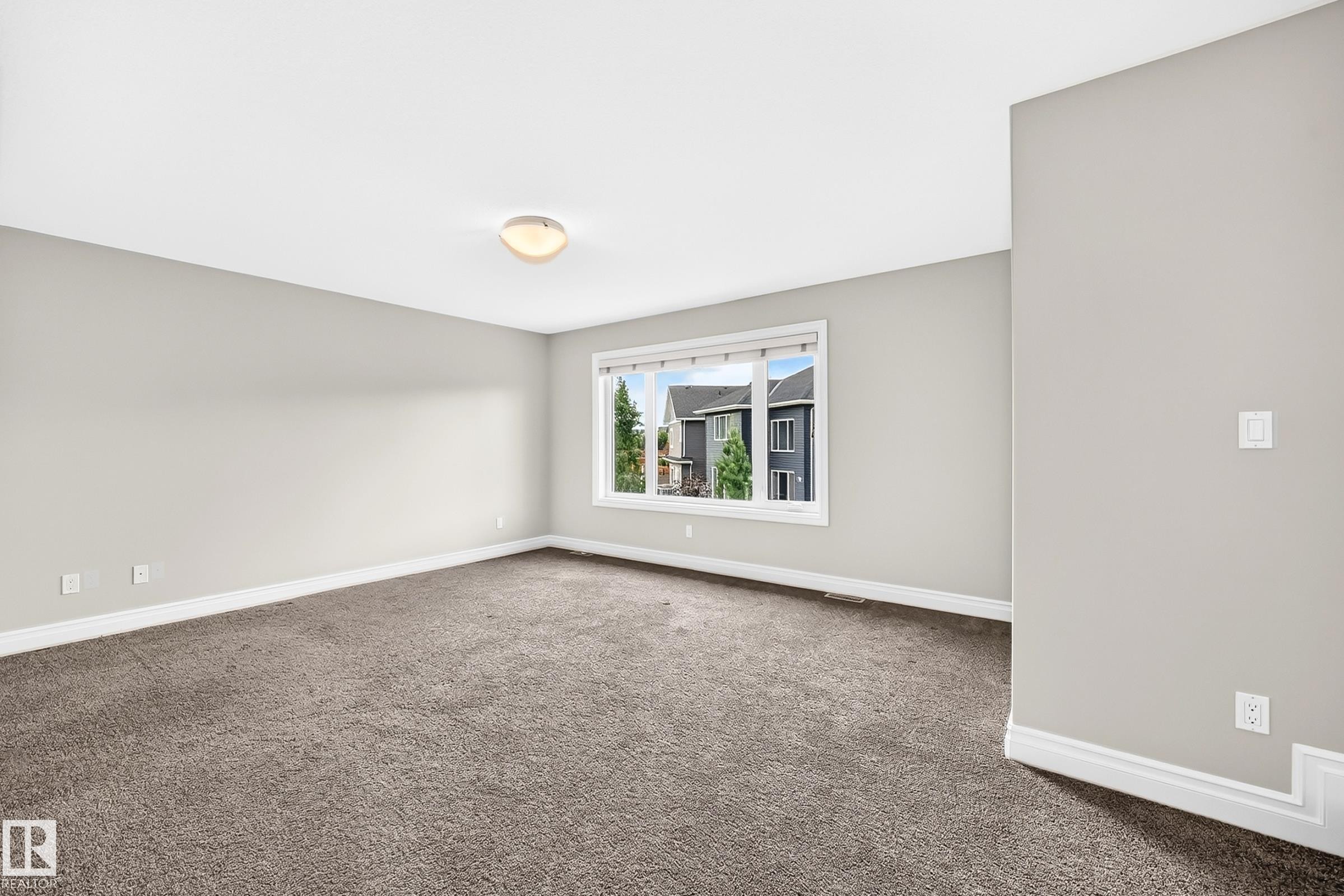 13032 208 Street Nw, Edmonton, AB - Indoor Photo Showing Other Room
