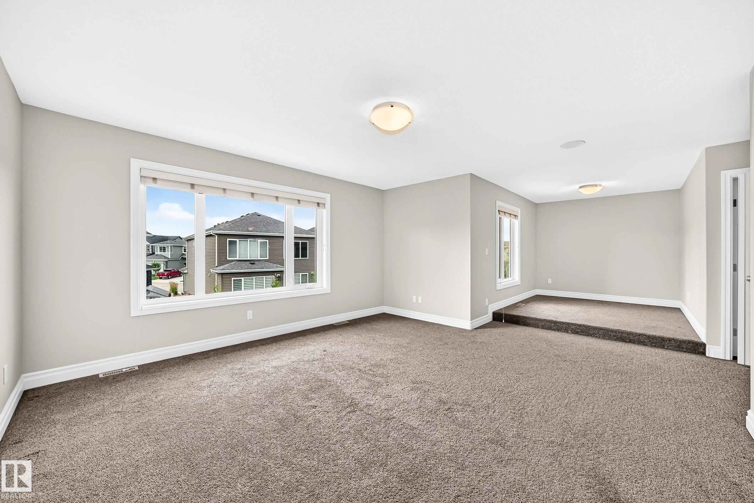 13032 208 Street Nw, Edmonton, AB - Indoor