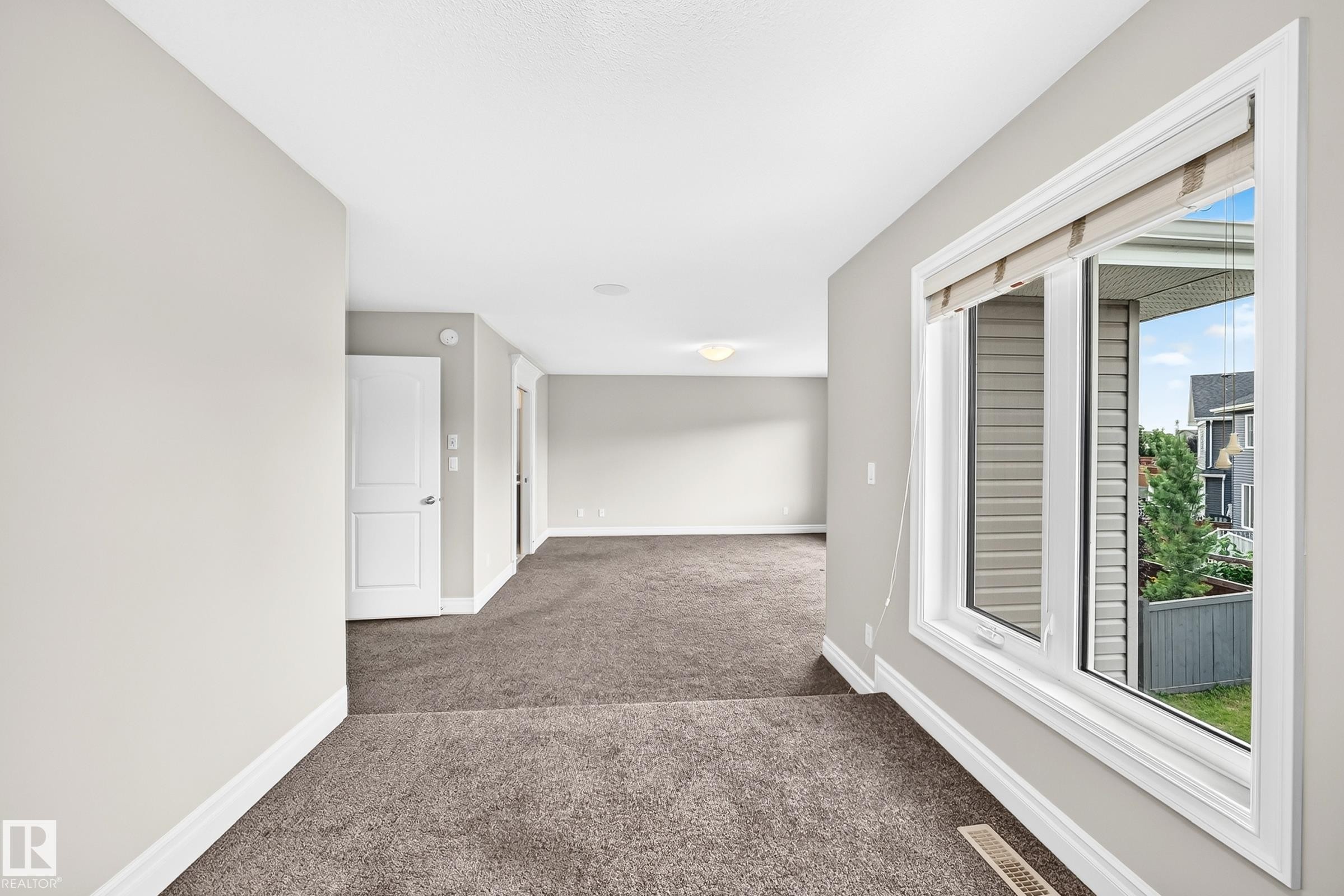 13032 208 Street Nw, Edmonton, AB - Indoor Photo Showing Other Room
