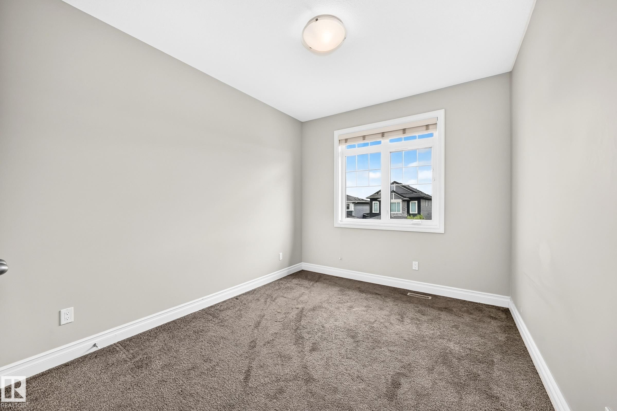 13032 208 Street Nw, Edmonton, AB - Indoor Photo Showing Other Room