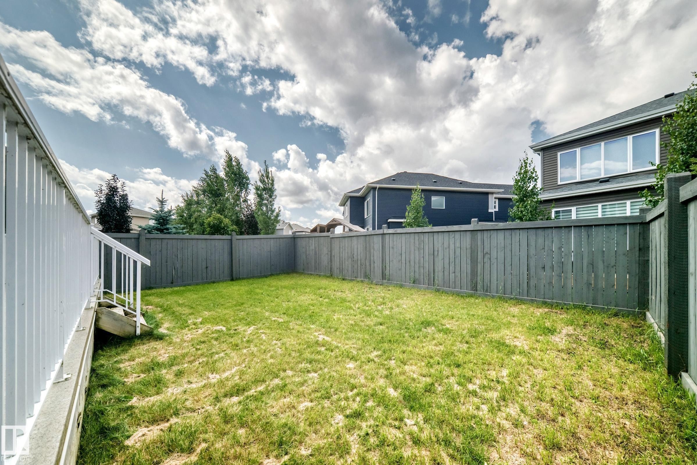 13032 208 Street Nw, Edmonton, AB - Outdoor