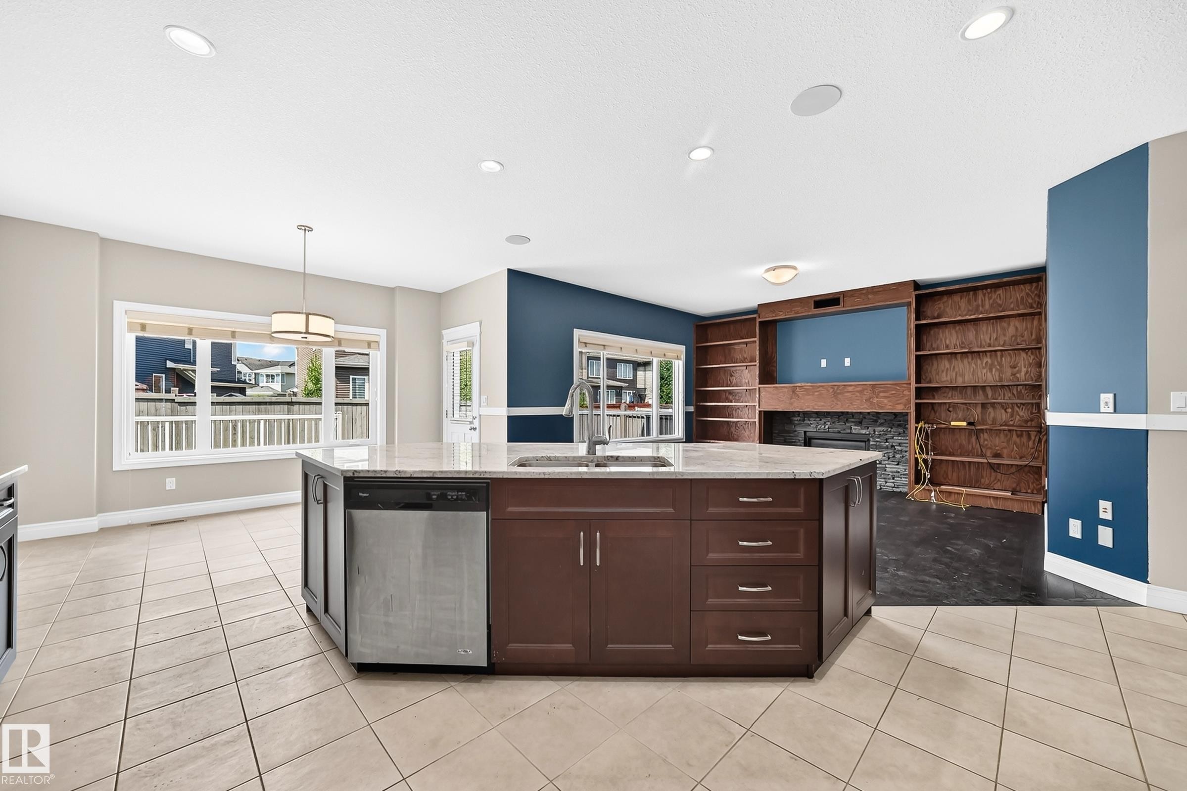13032 208 Street Nw, Edmonton, AB - Indoor Photo Showing Kitchen