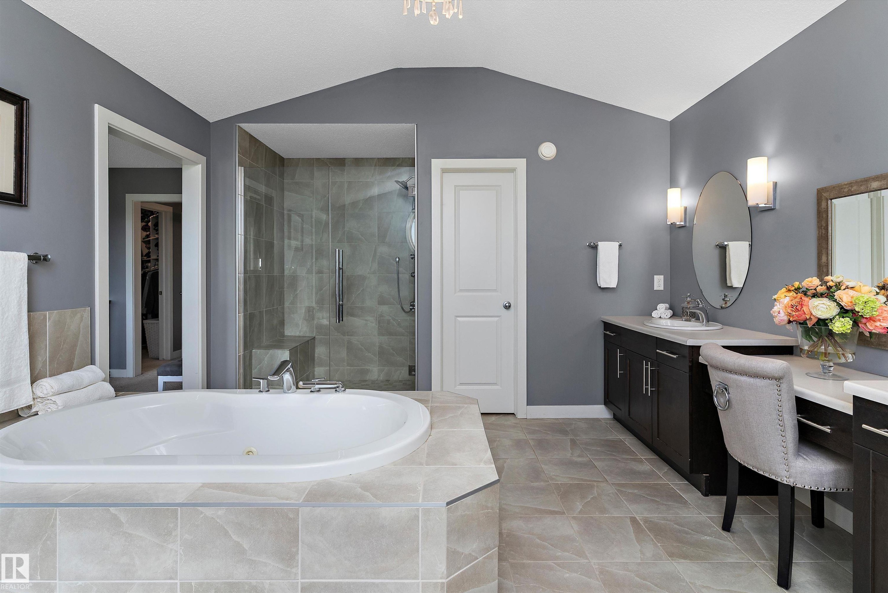1708 32 Street Nw, Edmonton, AB - Indoor Photo Showing Bathroom