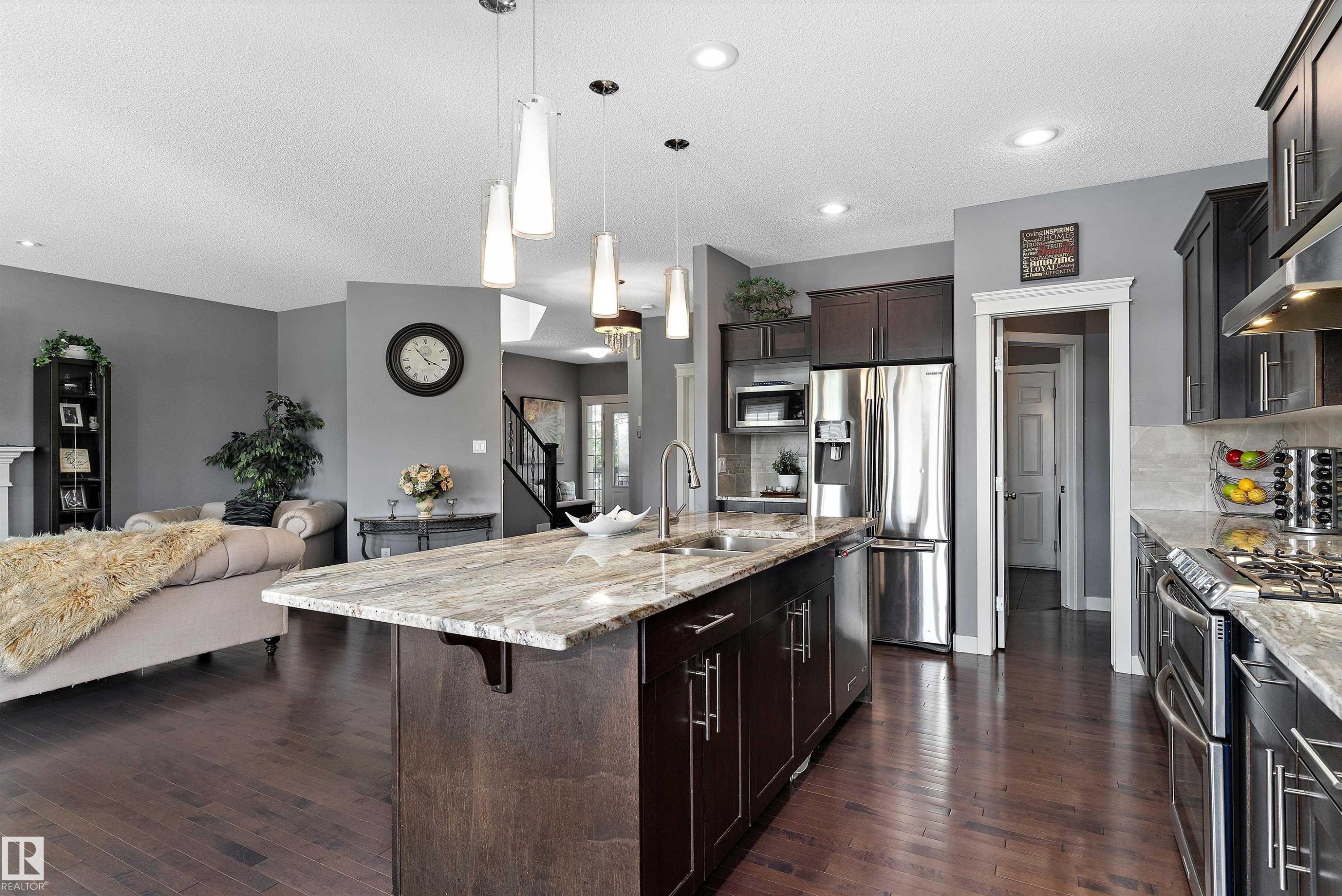 1708 32 Street Nw, Edmonton, AB - Indoor Photo Showing Kitchen With Double Sink With Upgraded Kitchen