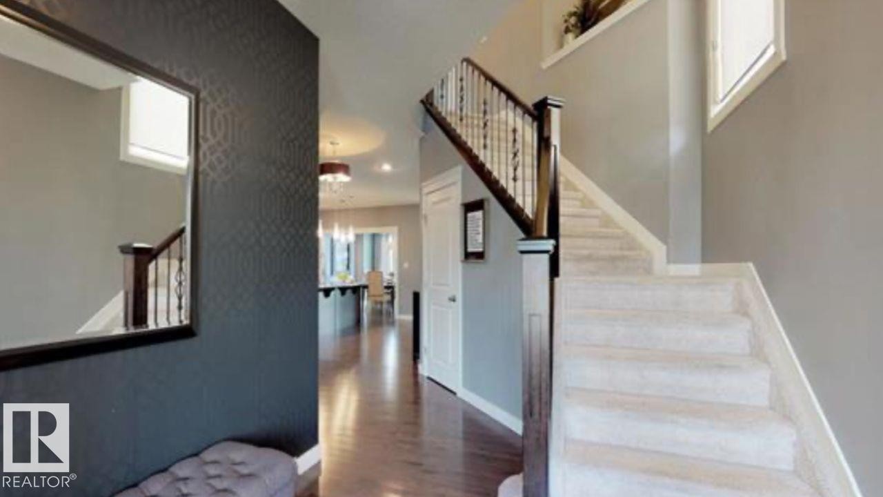 1708 32 Street Nw, Edmonton, AB - Indoor Photo Showing Other Room