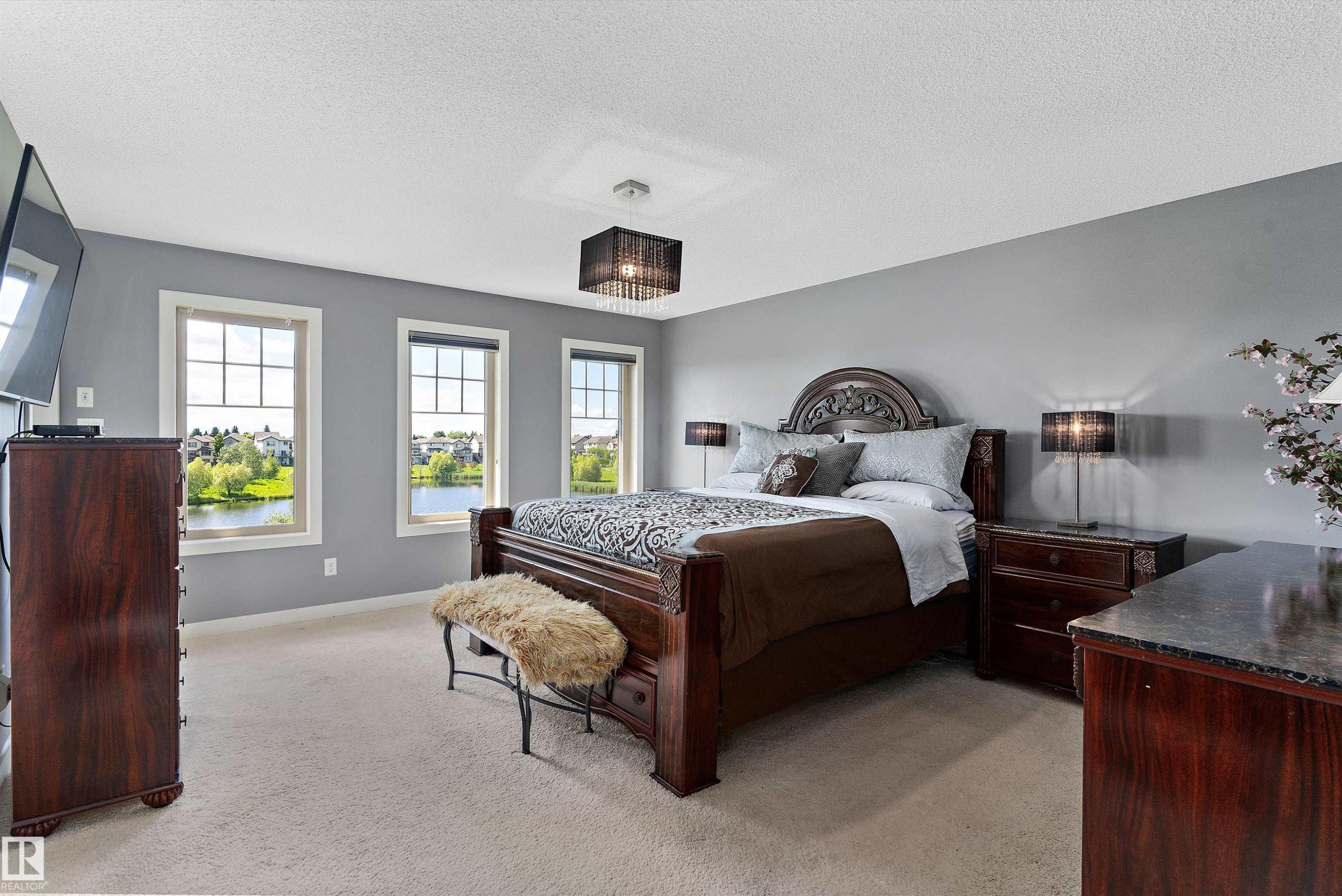1708 32 Street Nw, Edmonton, AB - Indoor Photo Showing Bedroom