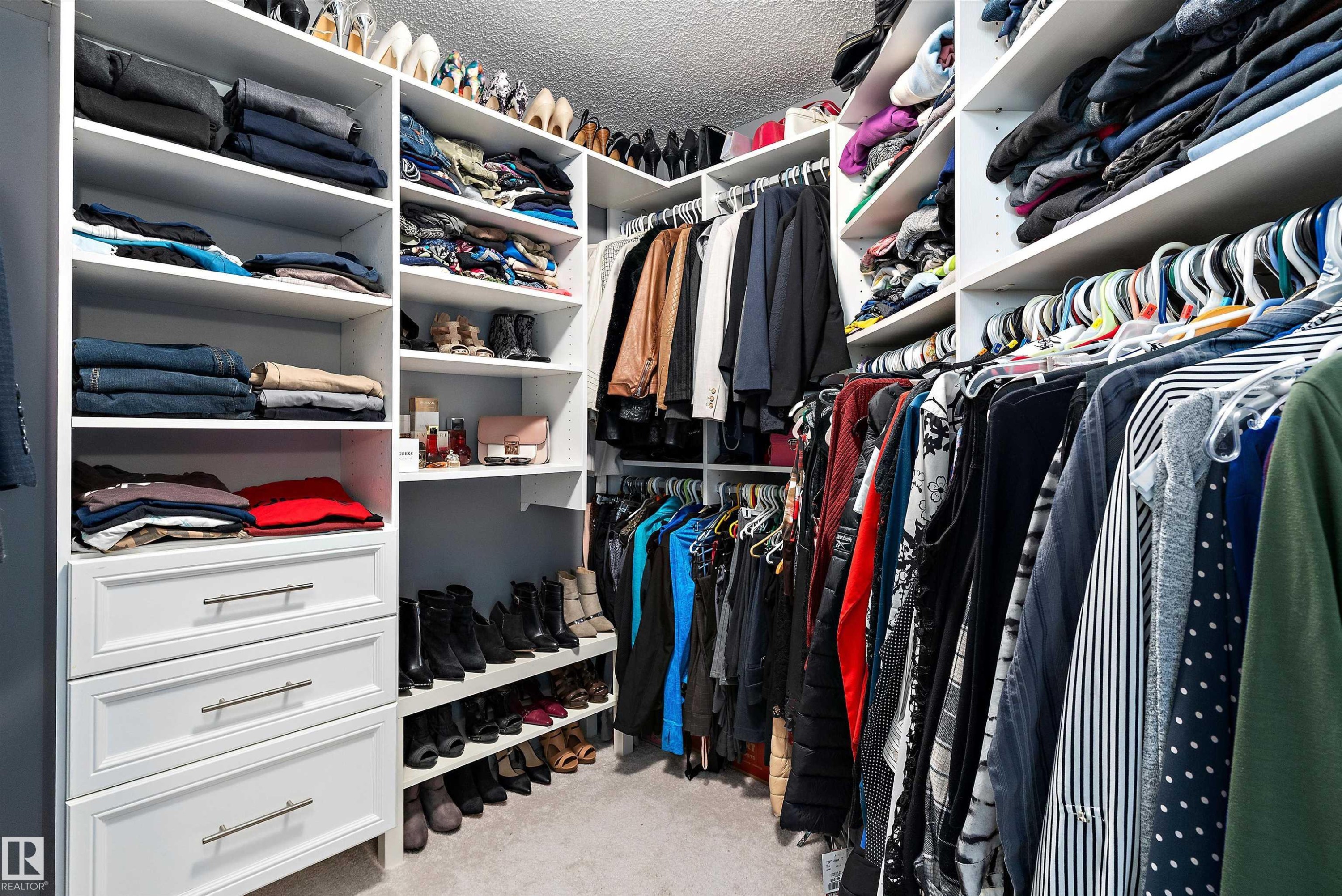 1708 32 Street Nw, Edmonton, AB - Indoor With Storage