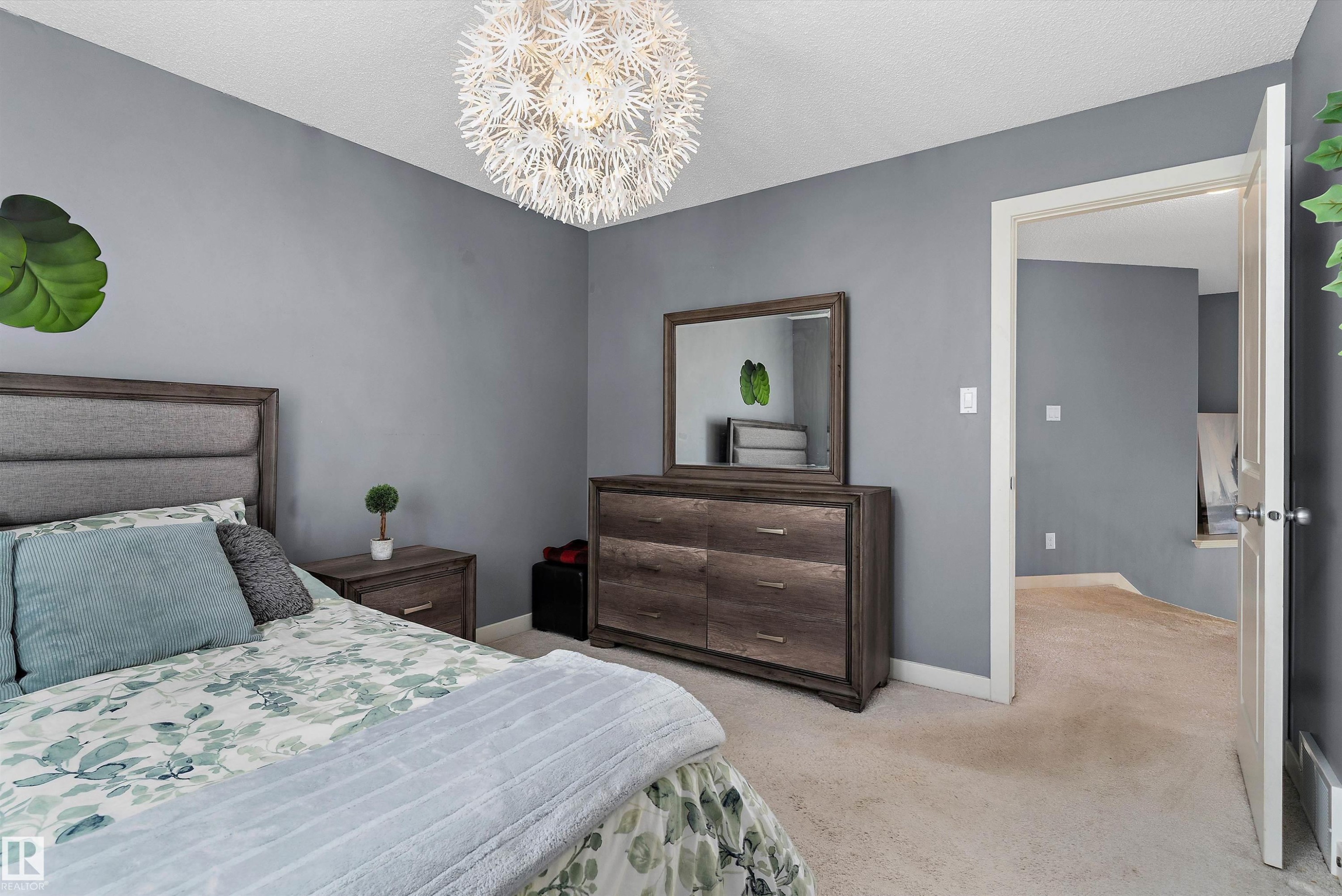 1708 32 Street Nw, Edmonton, AB - Indoor Photo Showing Bedroom