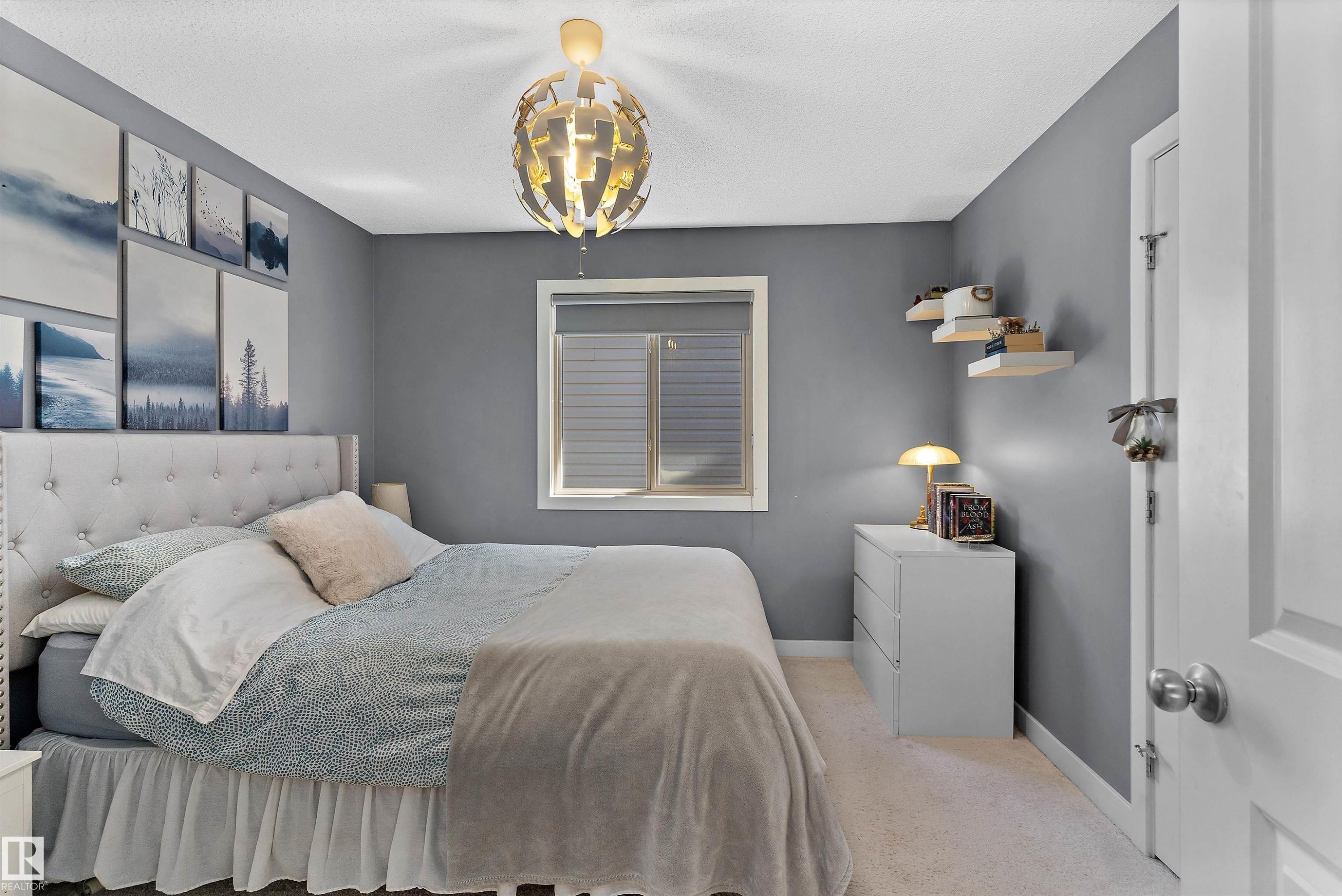 1708 32 Street Nw, Edmonton, AB - Indoor Photo Showing Bedroom