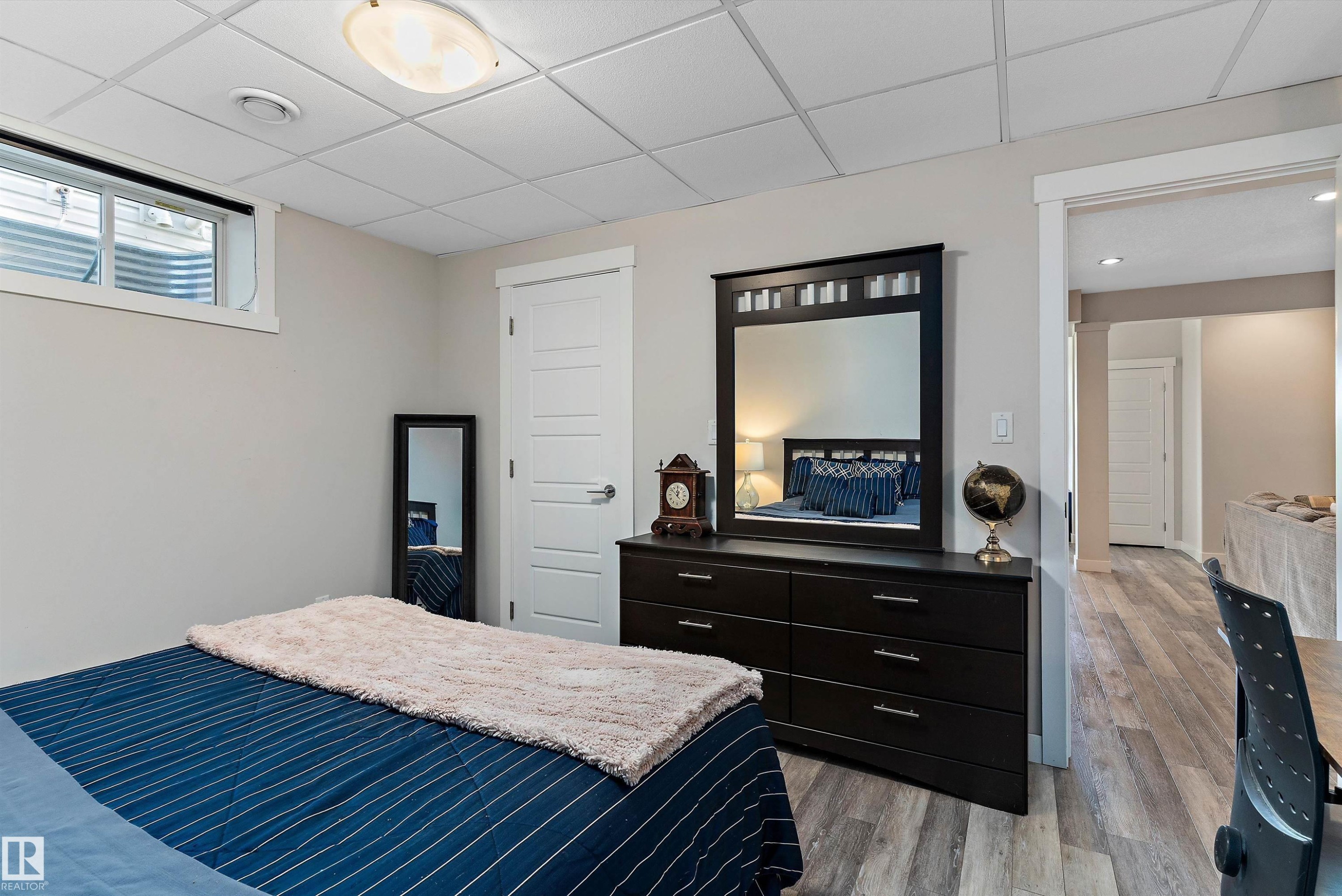 1708 32 Street Nw, Edmonton, AB - Indoor Photo Showing Bedroom