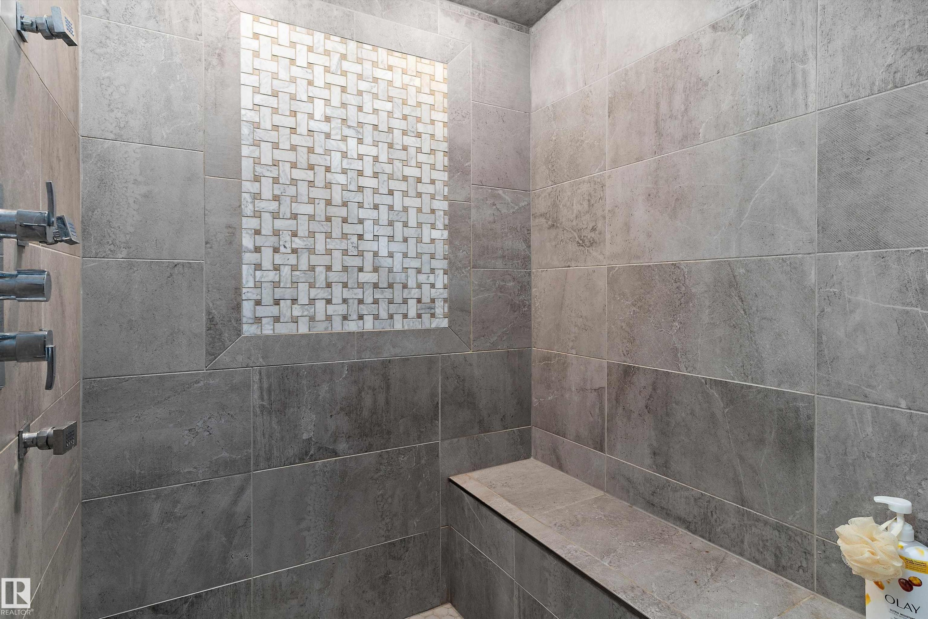 1708 32 Street Nw, Edmonton, AB - Indoor Photo Showing Bathroom