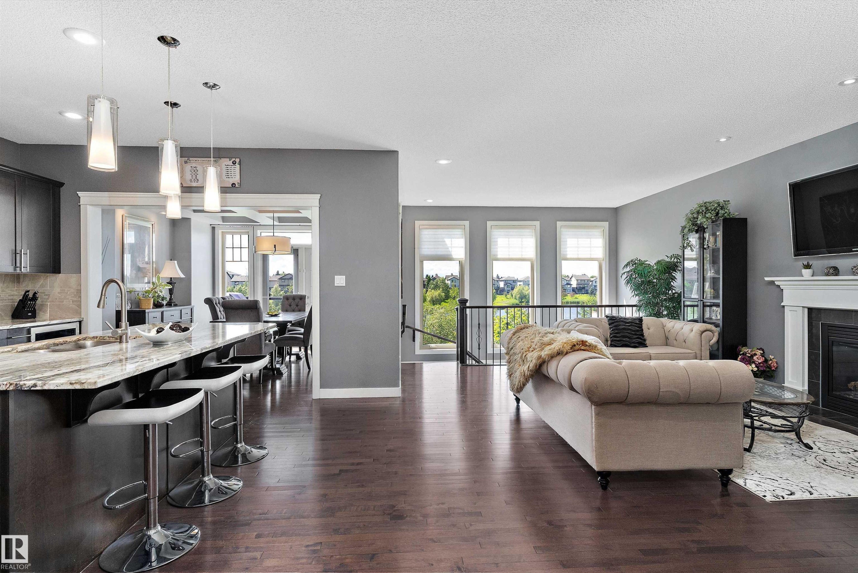1708 32 Street Nw, Edmonton, AB - Indoor Photo Showing Living Room With Fireplace