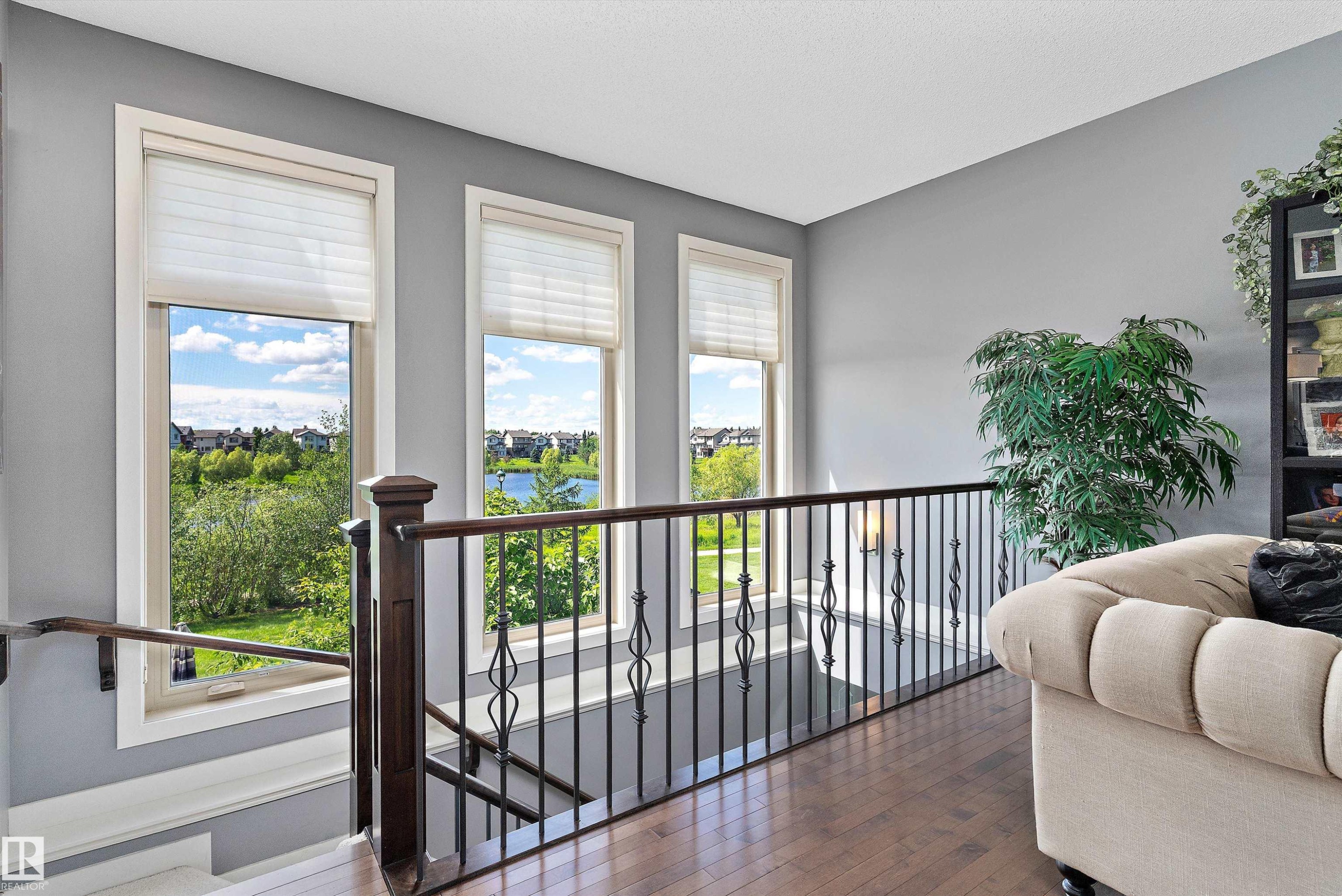 1708 32 Street Nw, Edmonton, AB - Indoor Photo Showing Other Room