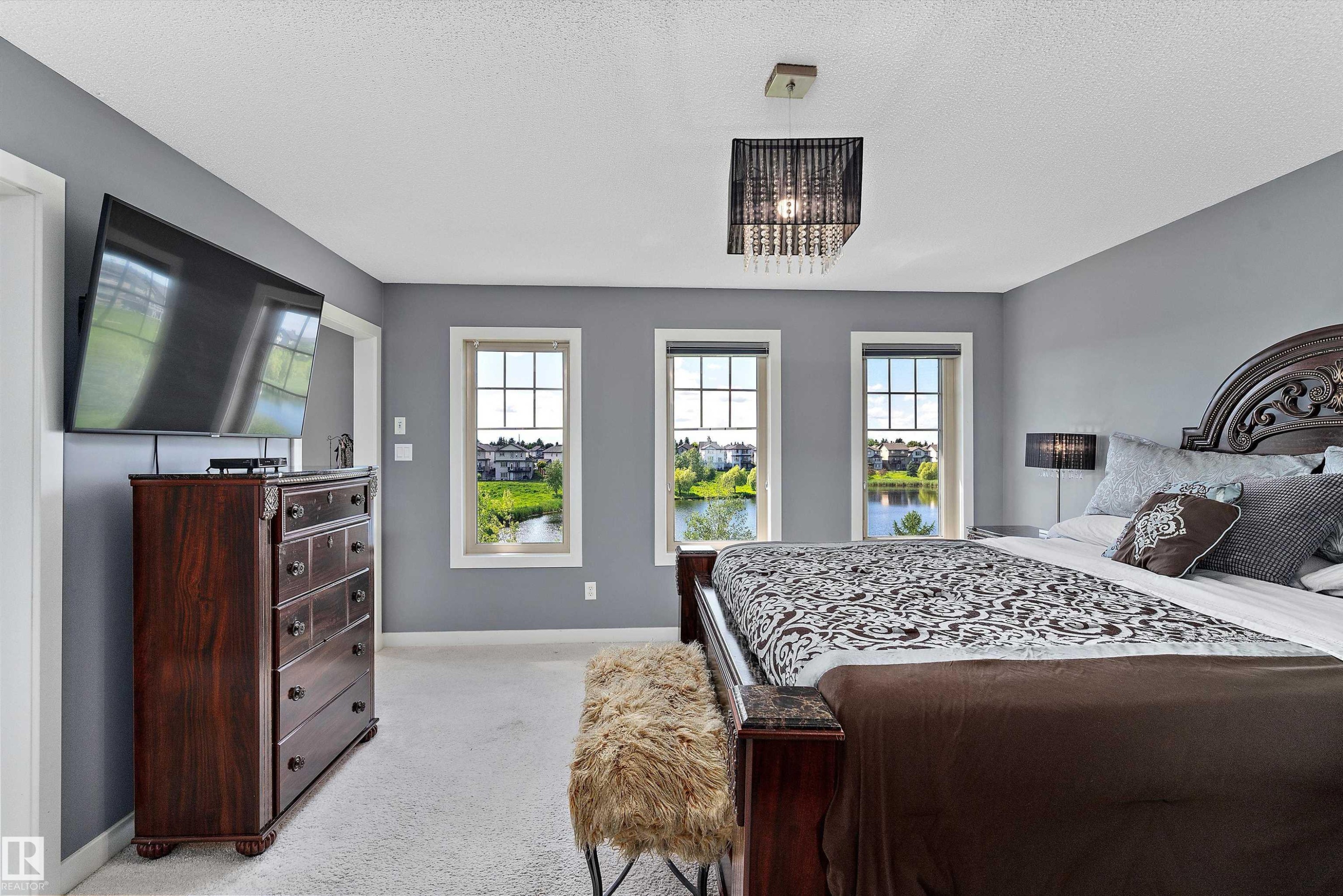 1708 32 Street Nw, Edmonton, AB - Indoor Photo Showing Bedroom