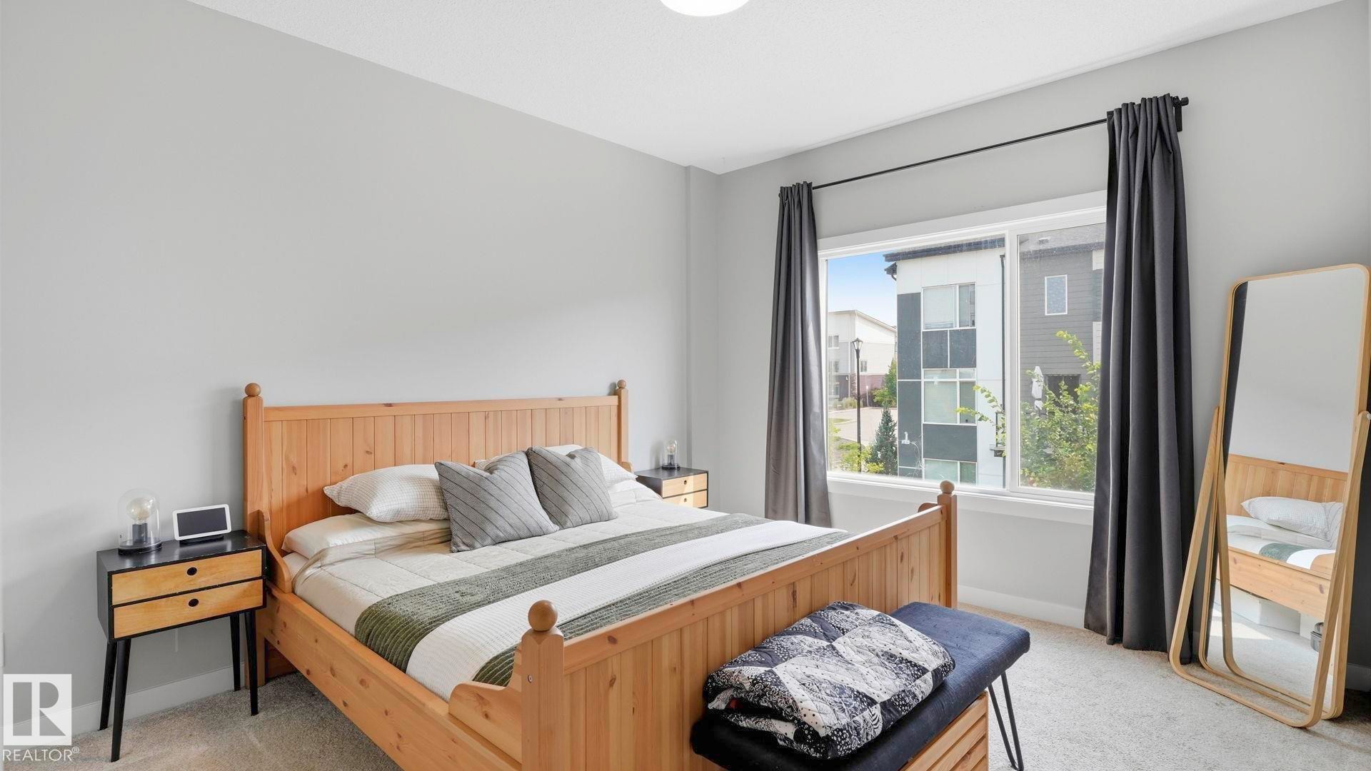 #80 804 Welsh Dr Sw, Edmonton, AB - Indoor Photo Showing Bedroom