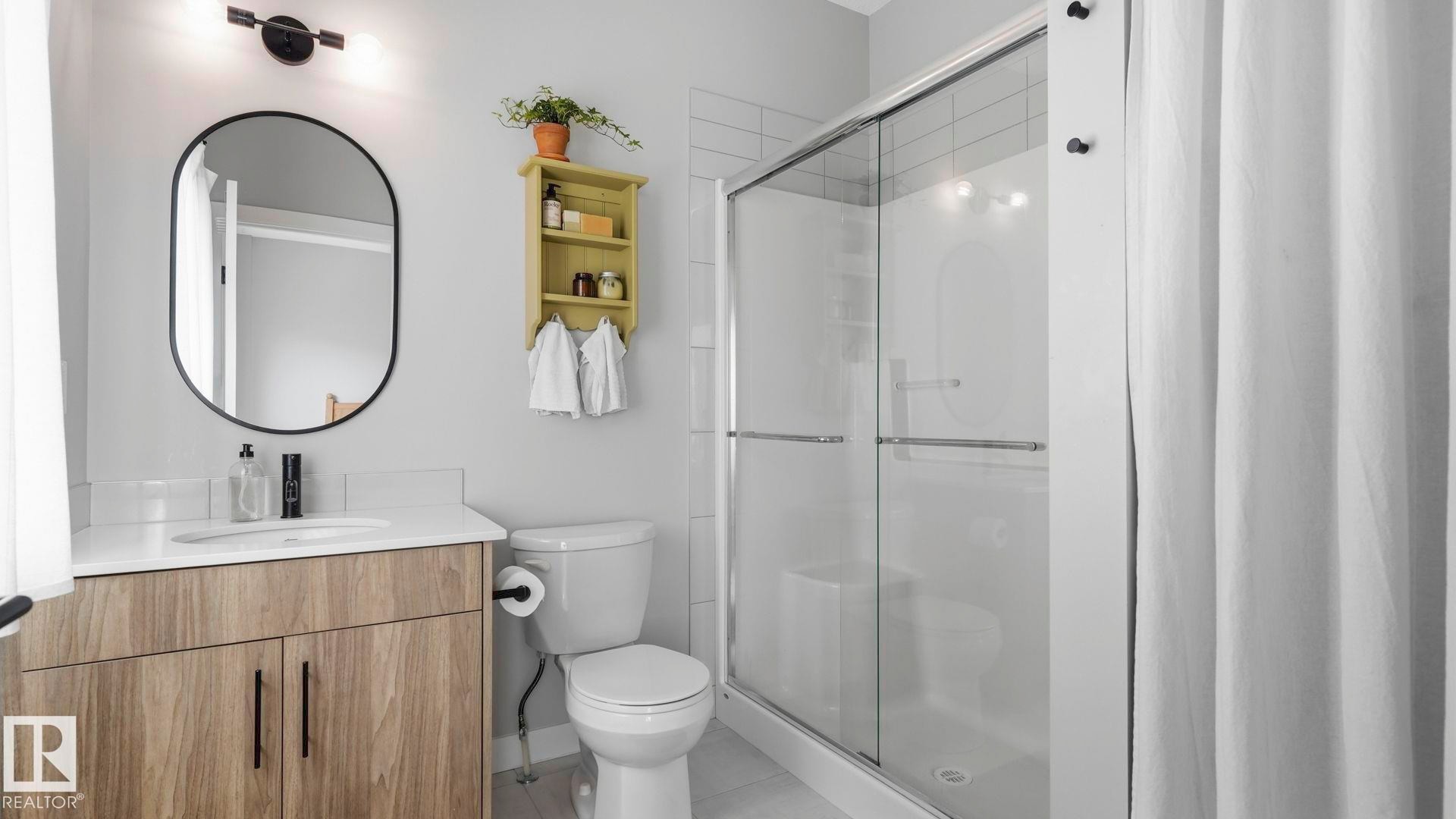 #80 804 Welsh Dr Sw, Edmonton, AB - Indoor Photo Showing Bathroom