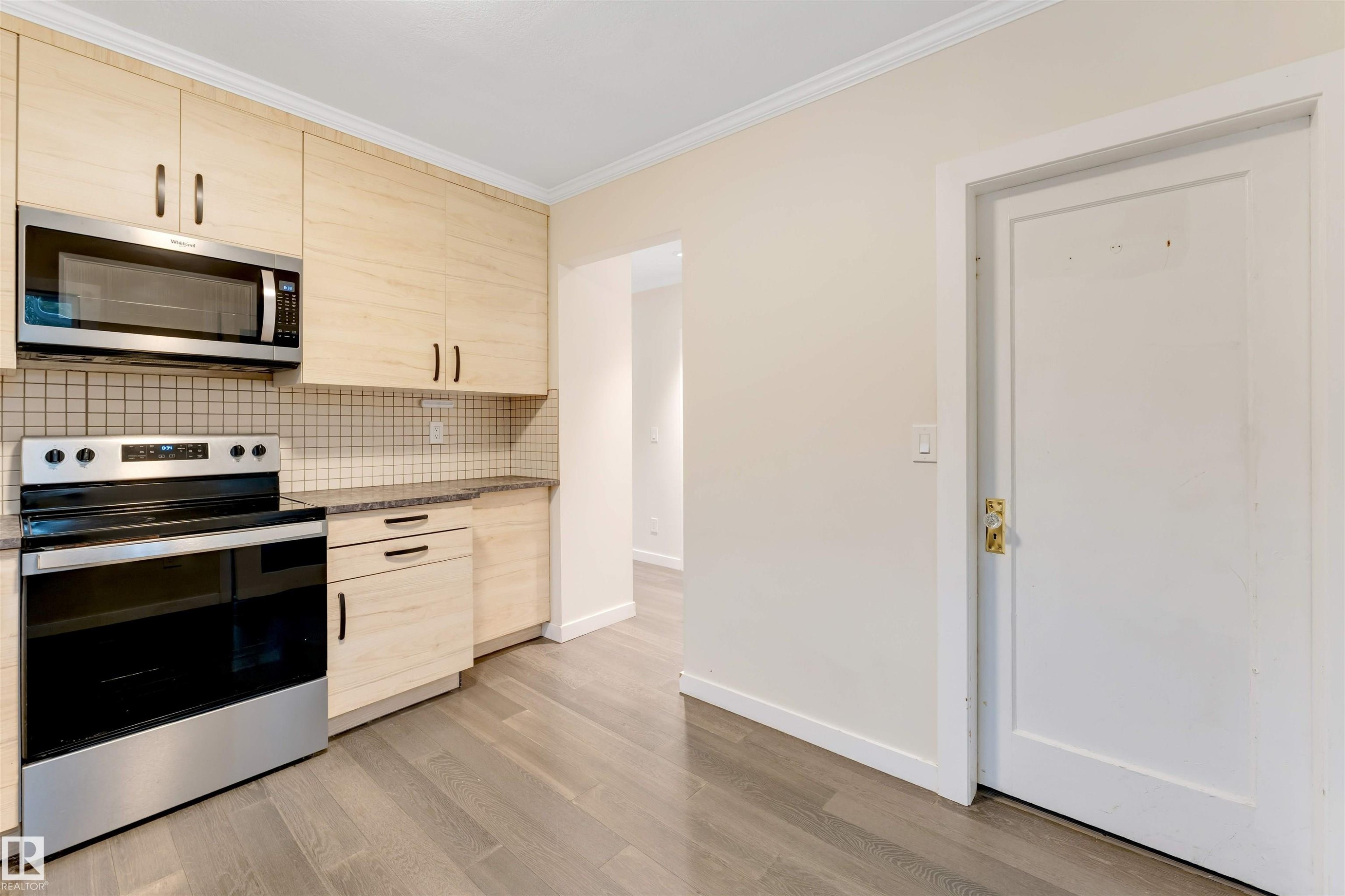 12105 87 Street Nw, Edmonton, AB - Indoor Photo Showing Kitchen