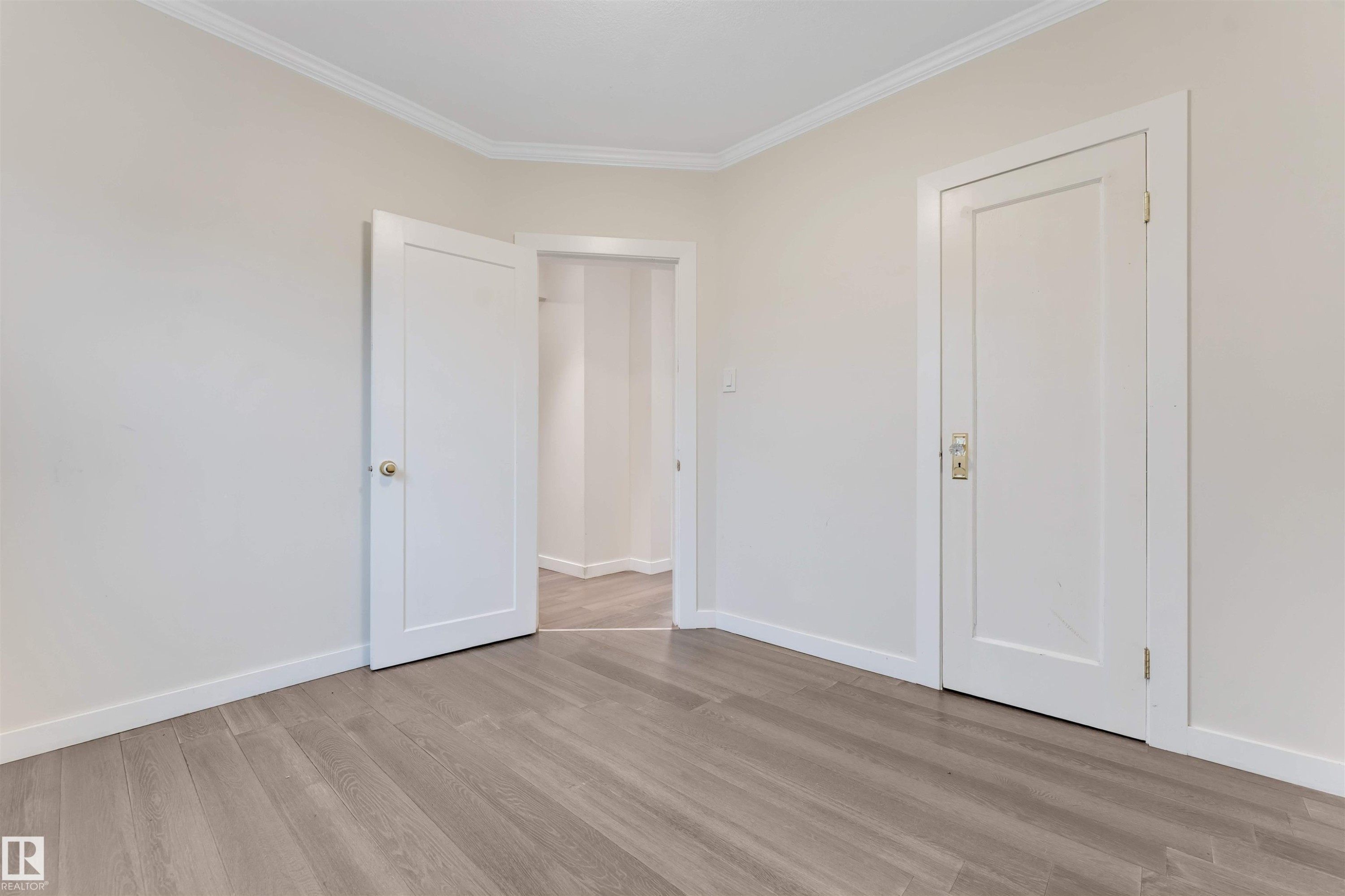 12105 87 Street Nw, Edmonton, AB - Indoor Photo Showing Other Room