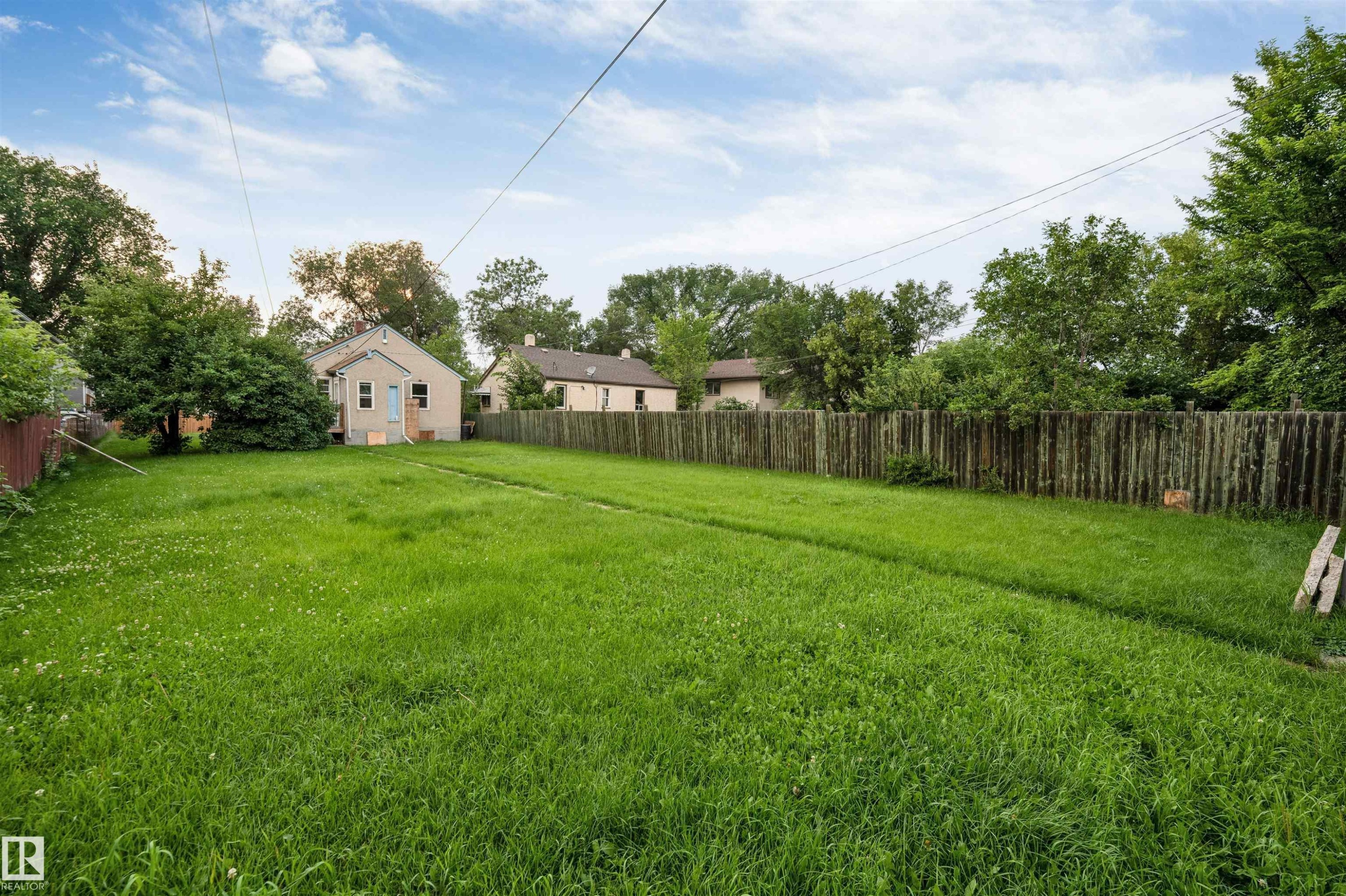 12105 87 Street Nw, Edmonton, AB - Outdoor