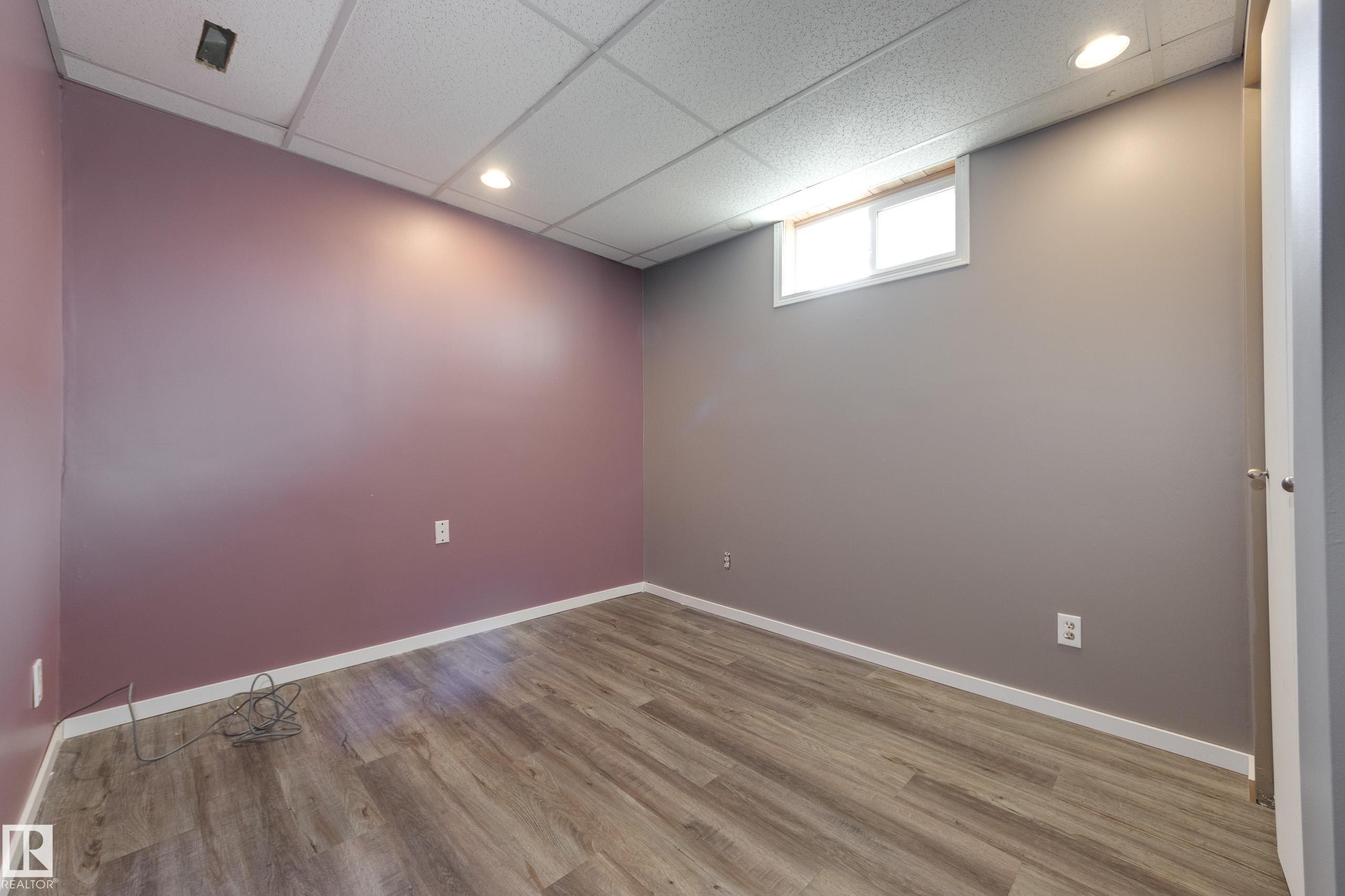 8003 136 Avenue Nw, Edmonton, AB - Indoor Photo Showing Other Room