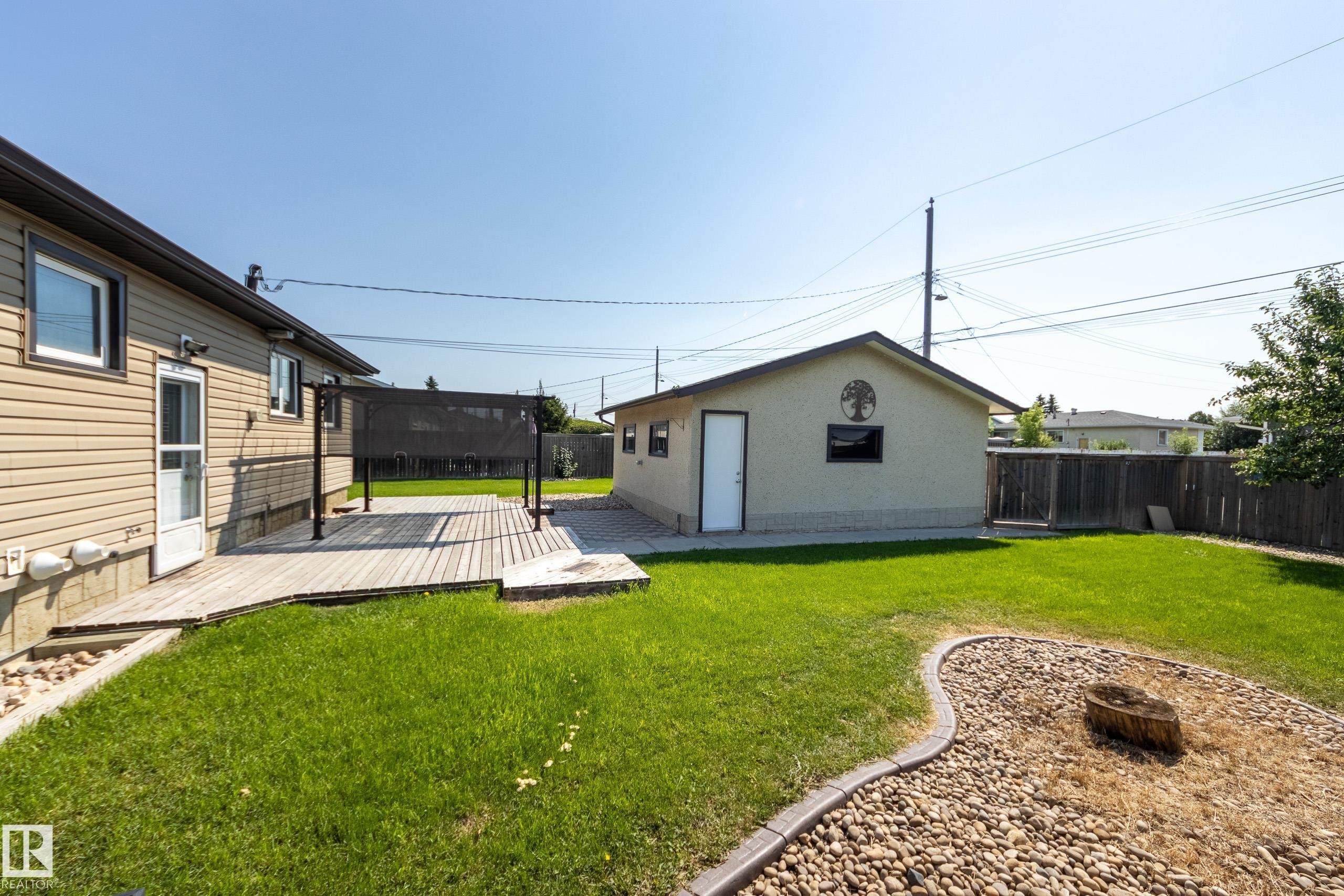8003 136 Avenue Nw, Edmonton, AB - Outdoor With Exterior