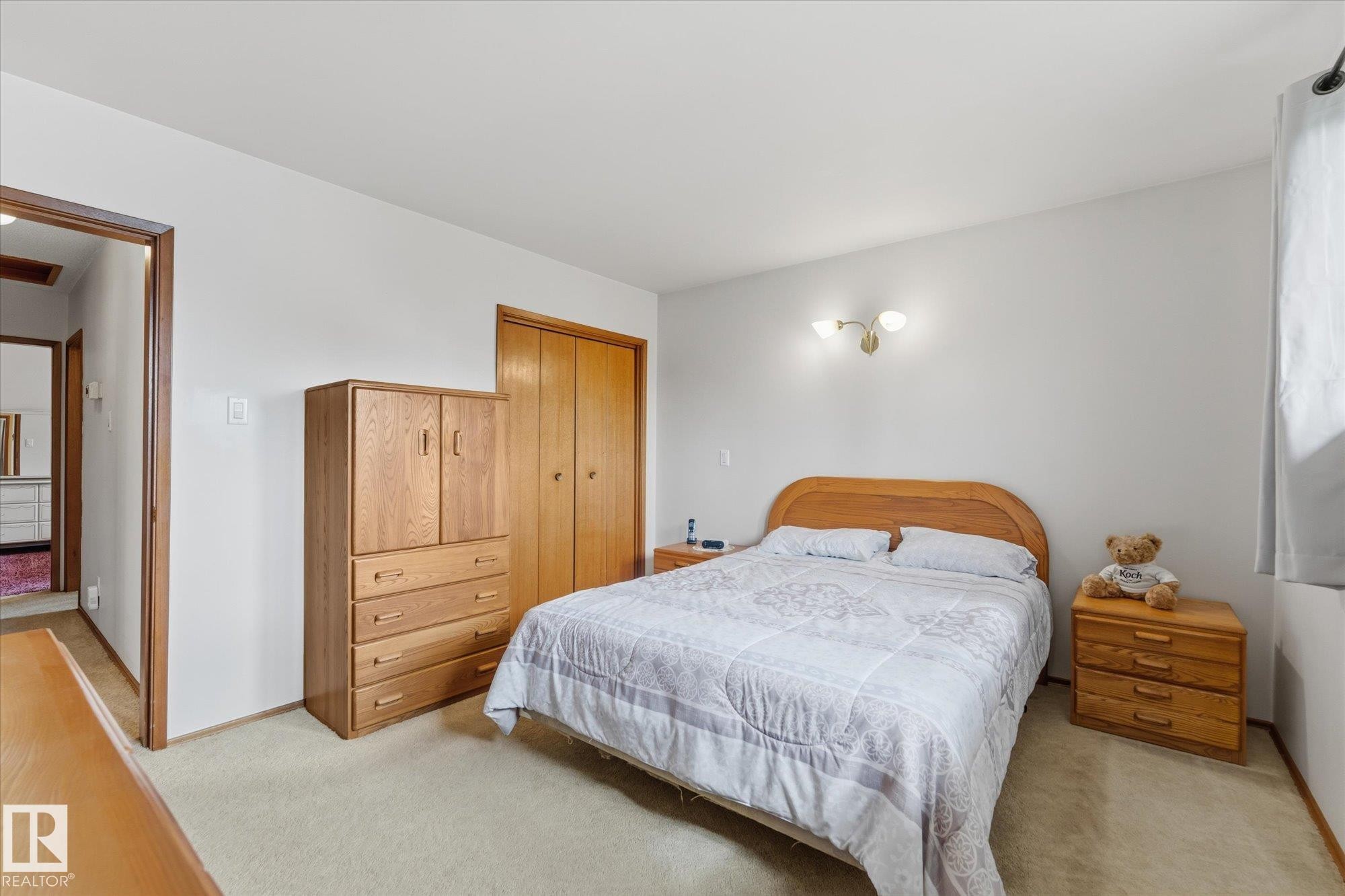8727 73 Street Nw, Edmonton, AB - Indoor Photo Showing Bedroom