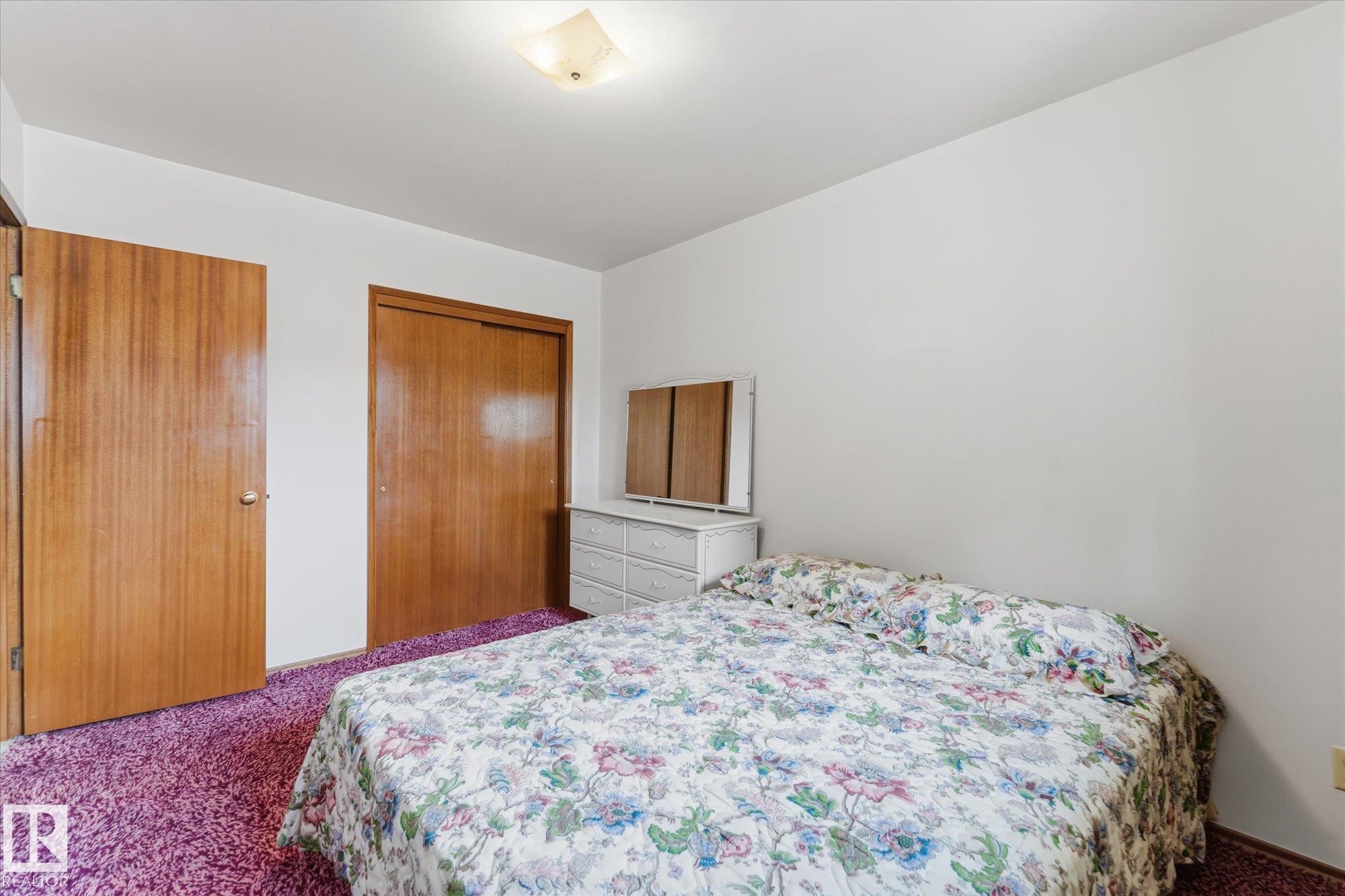 8727 73 Street Nw, Edmonton, AB - Indoor Photo Showing Bedroom