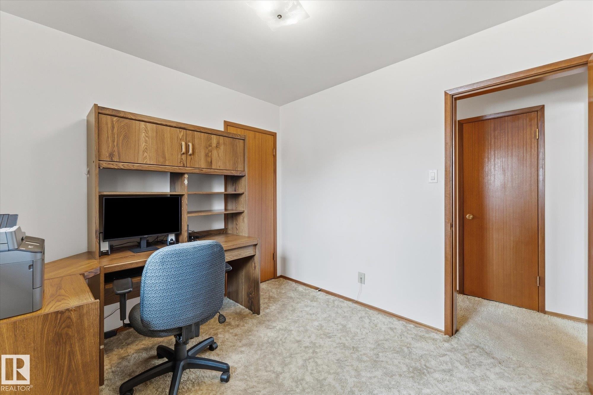 8727 73 Street Nw, Edmonton, AB - Indoor Photo Showing Office