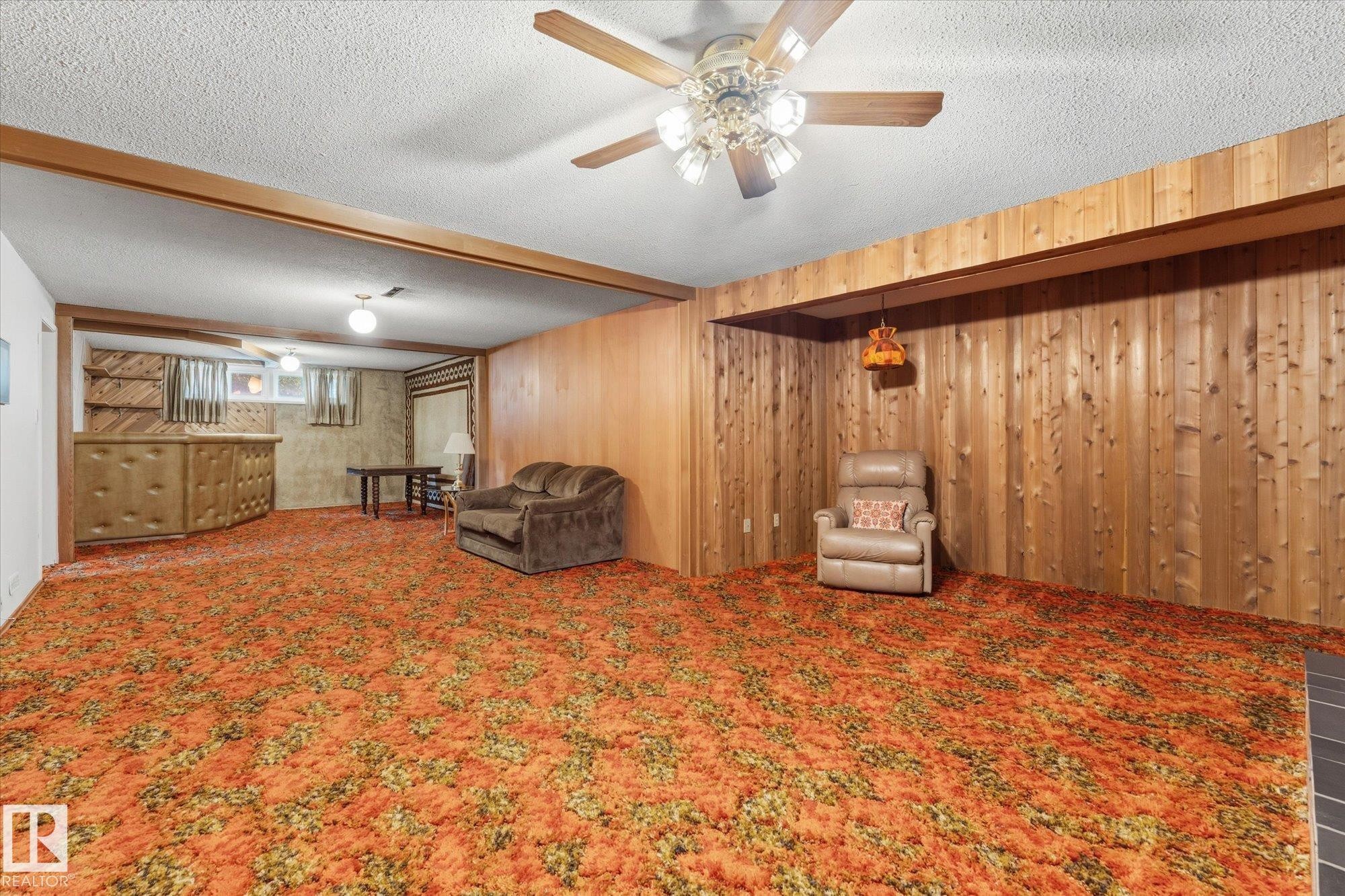 8727 73 Street Nw, Edmonton, AB - Indoor