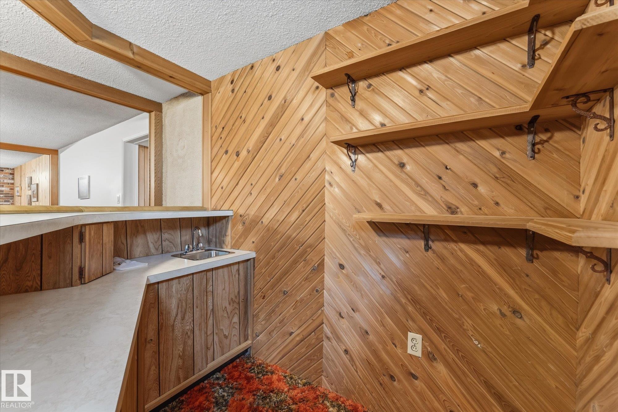 8727 73 Street Nw, Edmonton, AB - Indoor