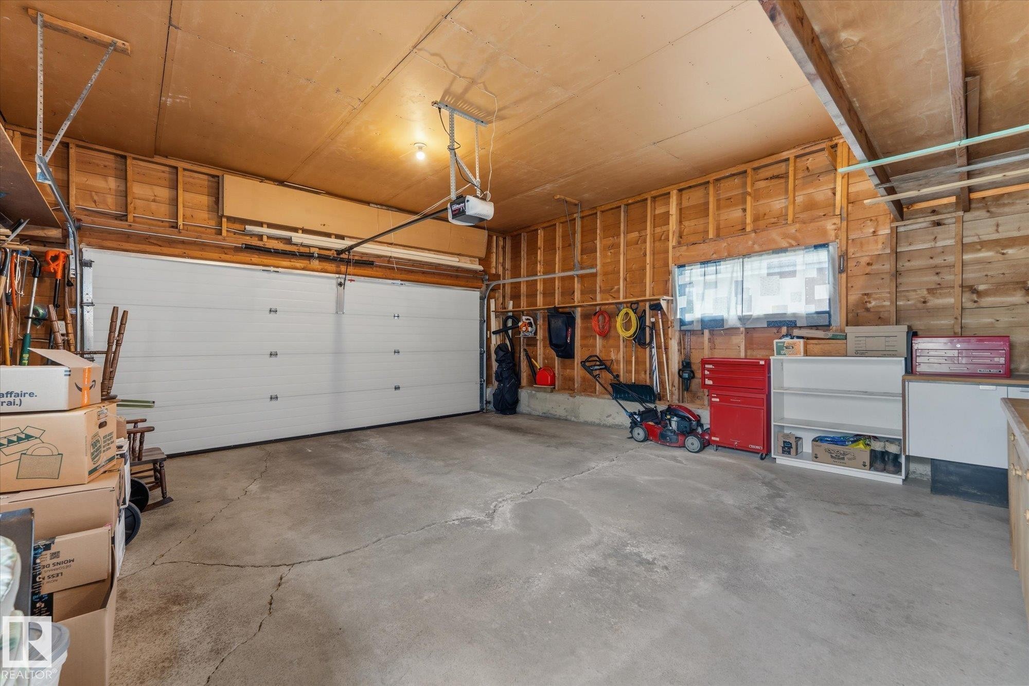 8727 73 Street Nw, Edmonton, AB - Indoor Photo Showing Garage