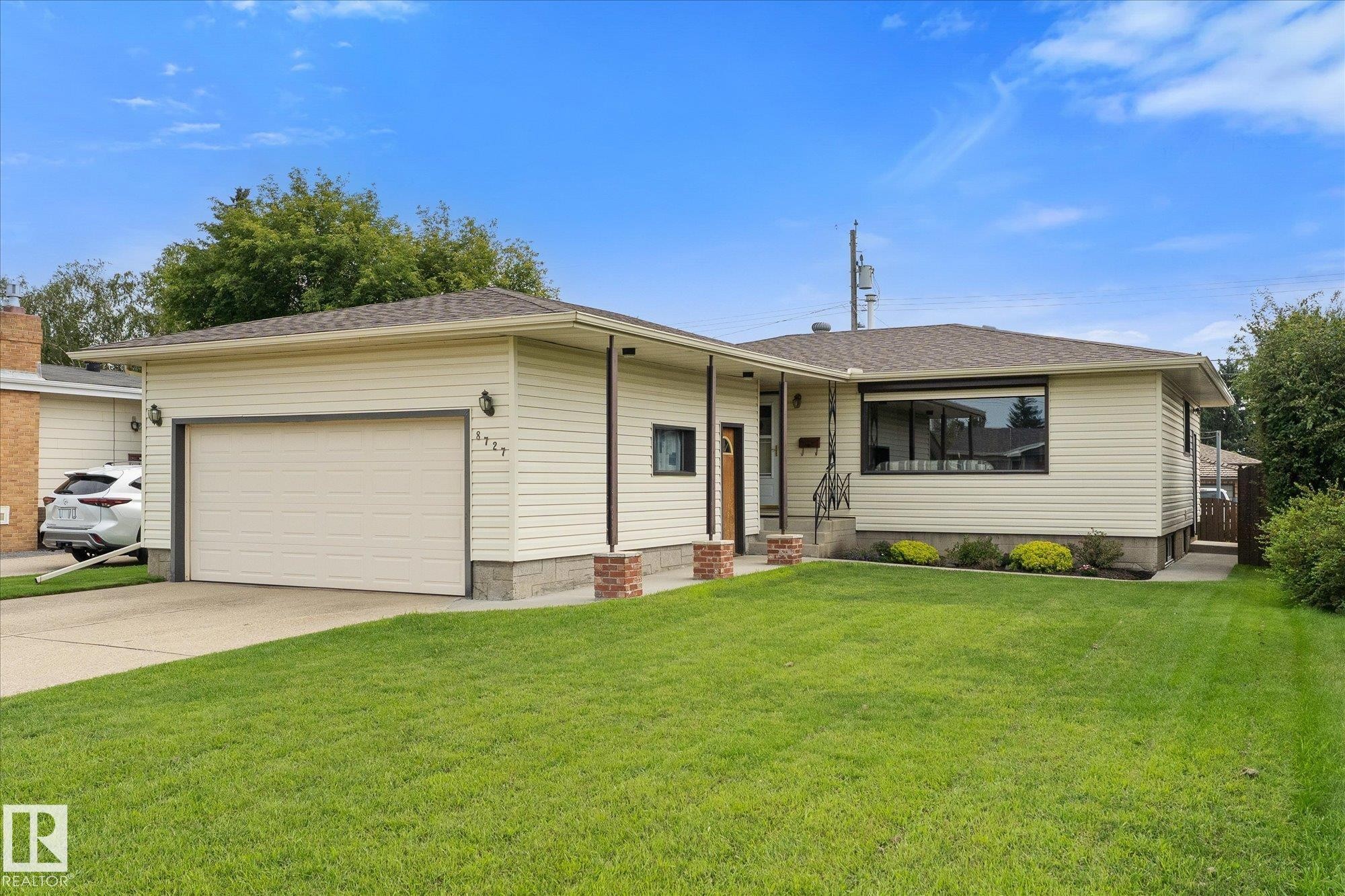 8727 73 Street Nw, Edmonton, AB - Outdoor