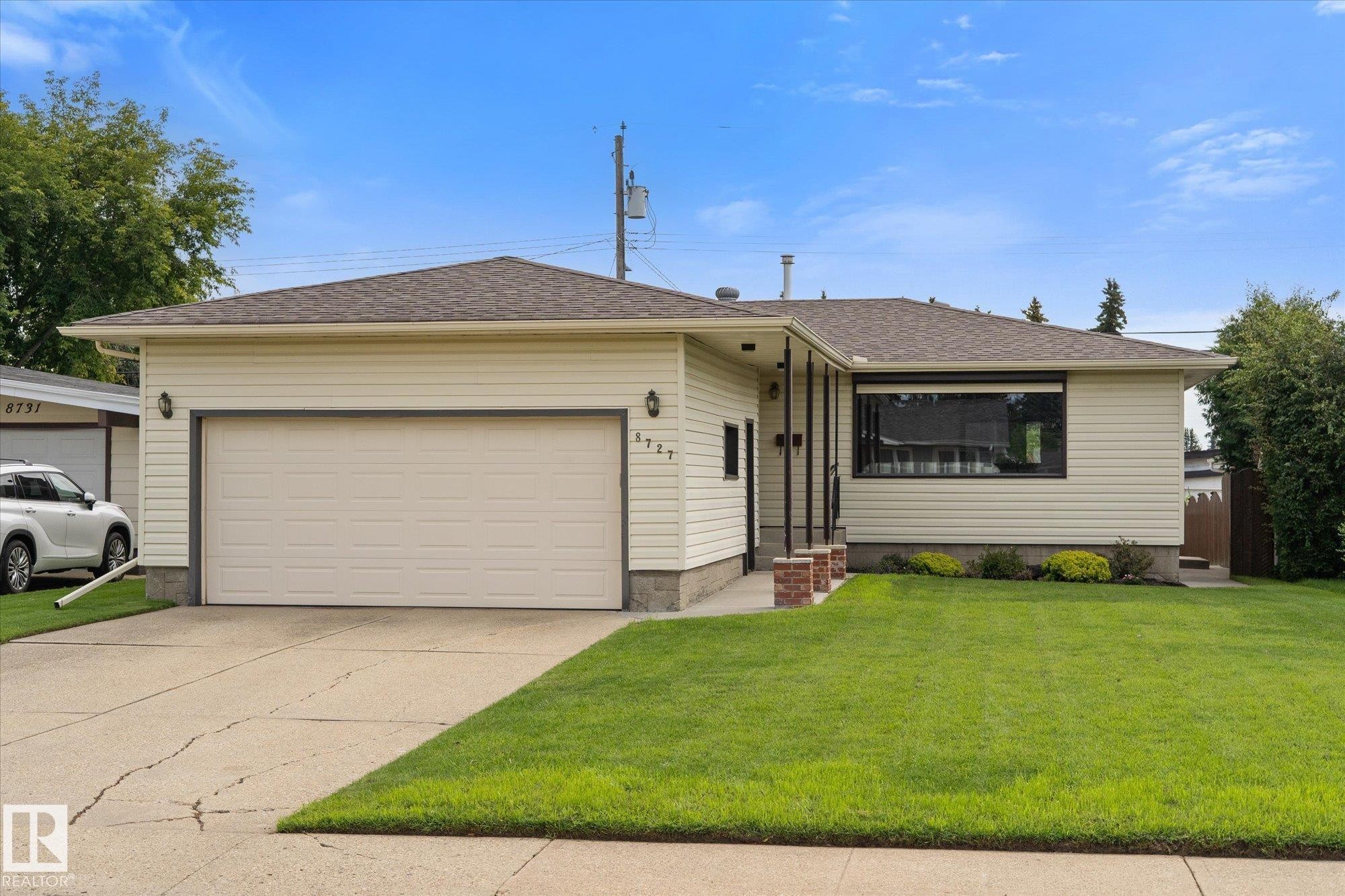 8727 73 Street Nw, Edmonton, AB - Outdoor