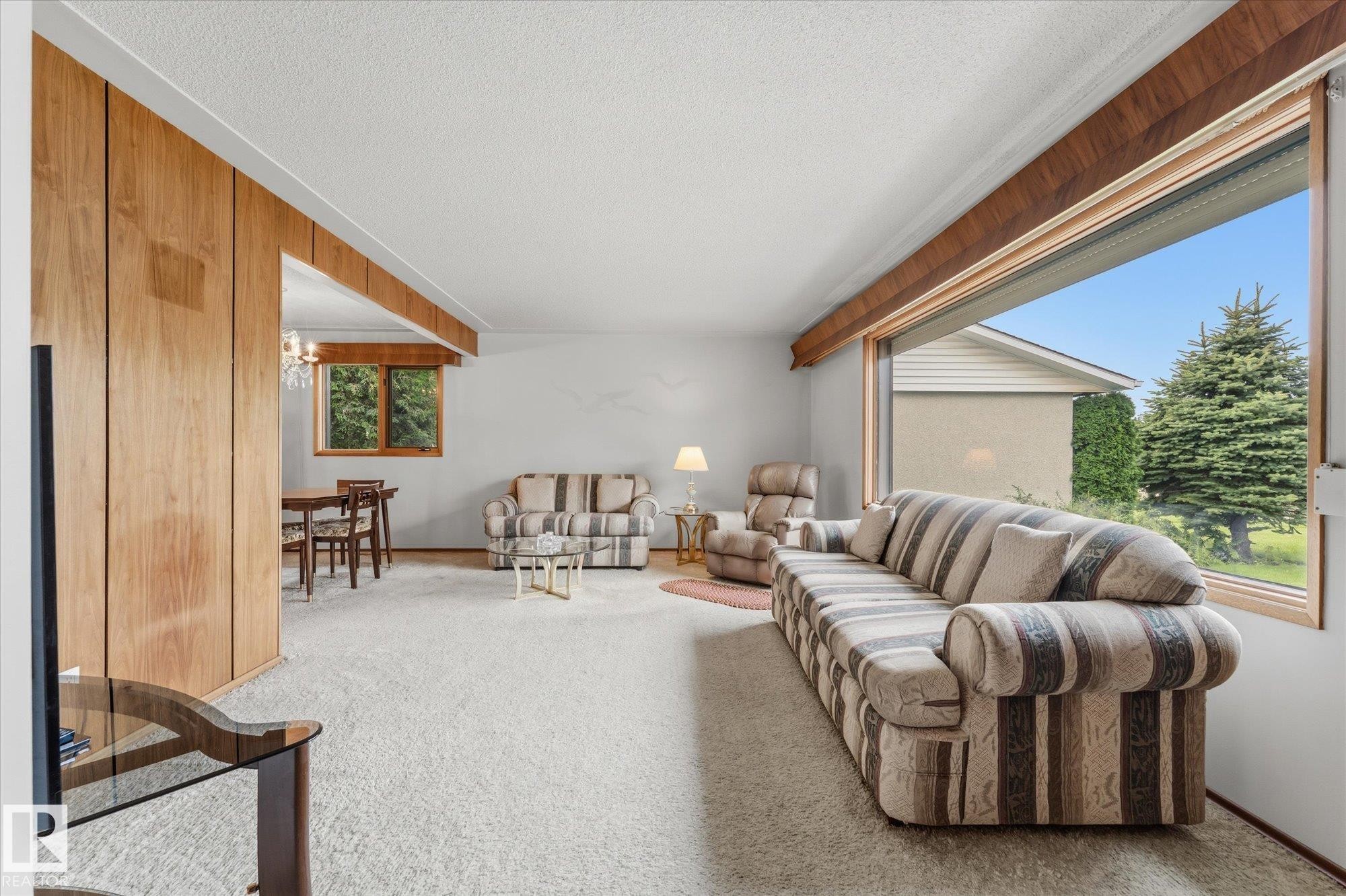 8727 73 Street Nw, Edmonton, AB - Indoor