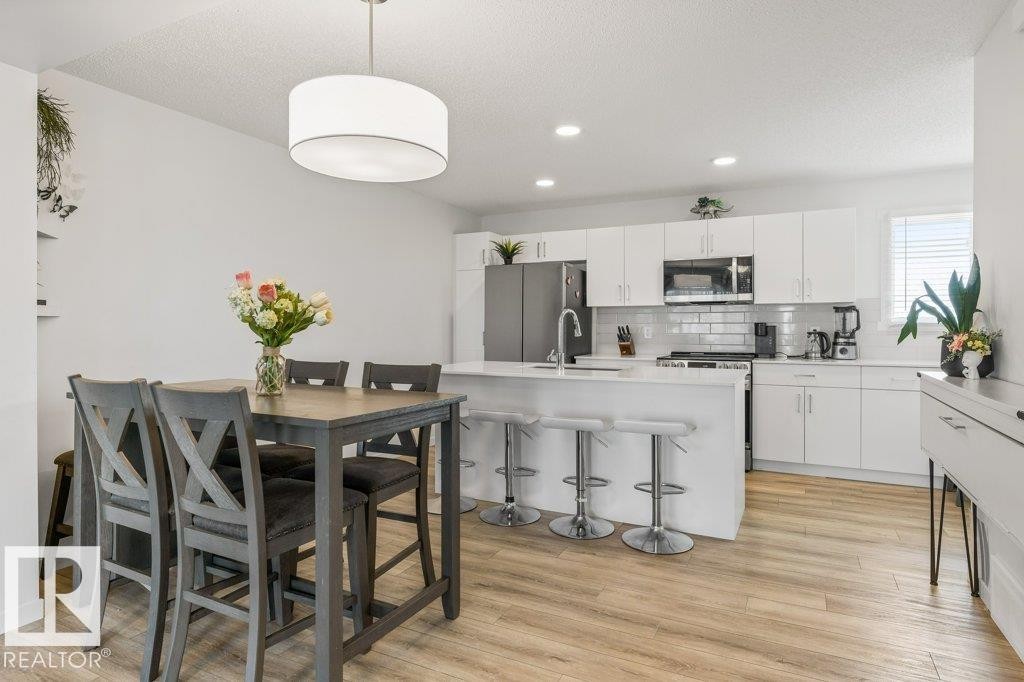 24 Jensen Gate, St. Albert, AB - Indoor