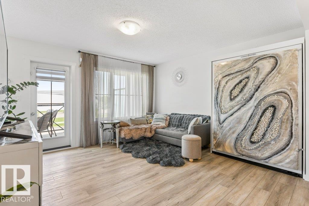 24 Jensen Gate, St. Albert, AB - Indoor Photo Showing Living Room