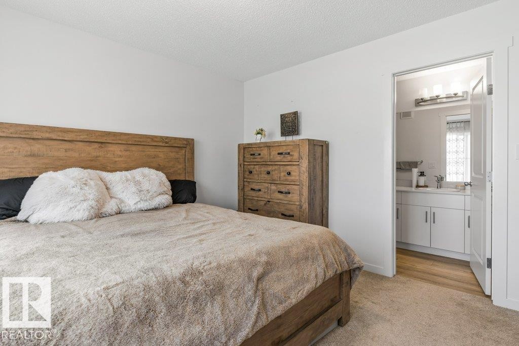 24 Jensen Gate, St. Albert, AB - Indoor Photo Showing Bedroom