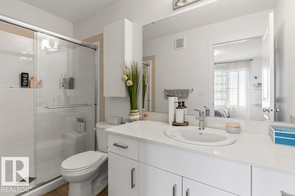 24 Jensen Gate, St. Albert, AB - Indoor Photo Showing Bathroom