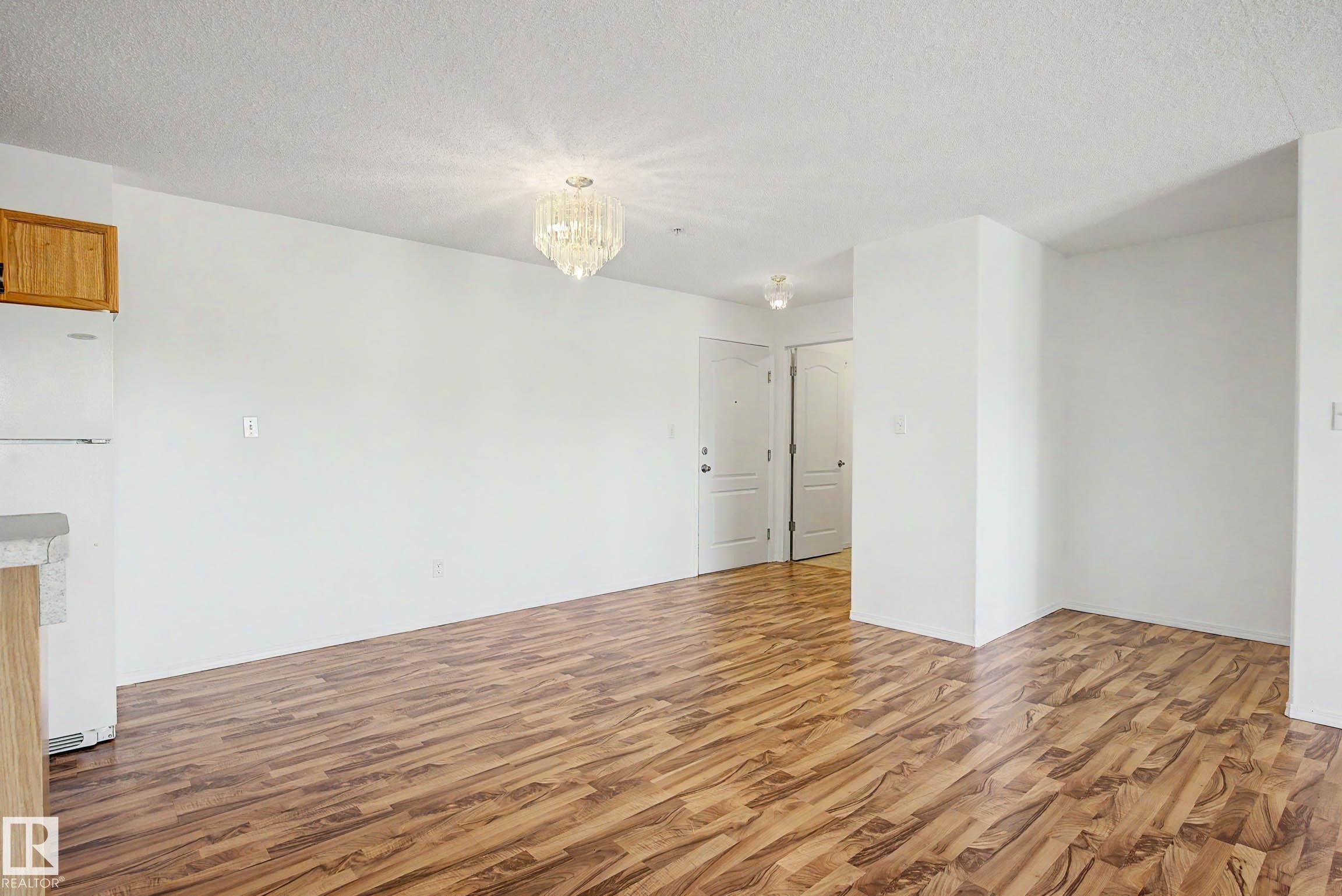 #203 8119 112 Av Nw, Edmonton, AB - Indoor Photo Showing Other Room