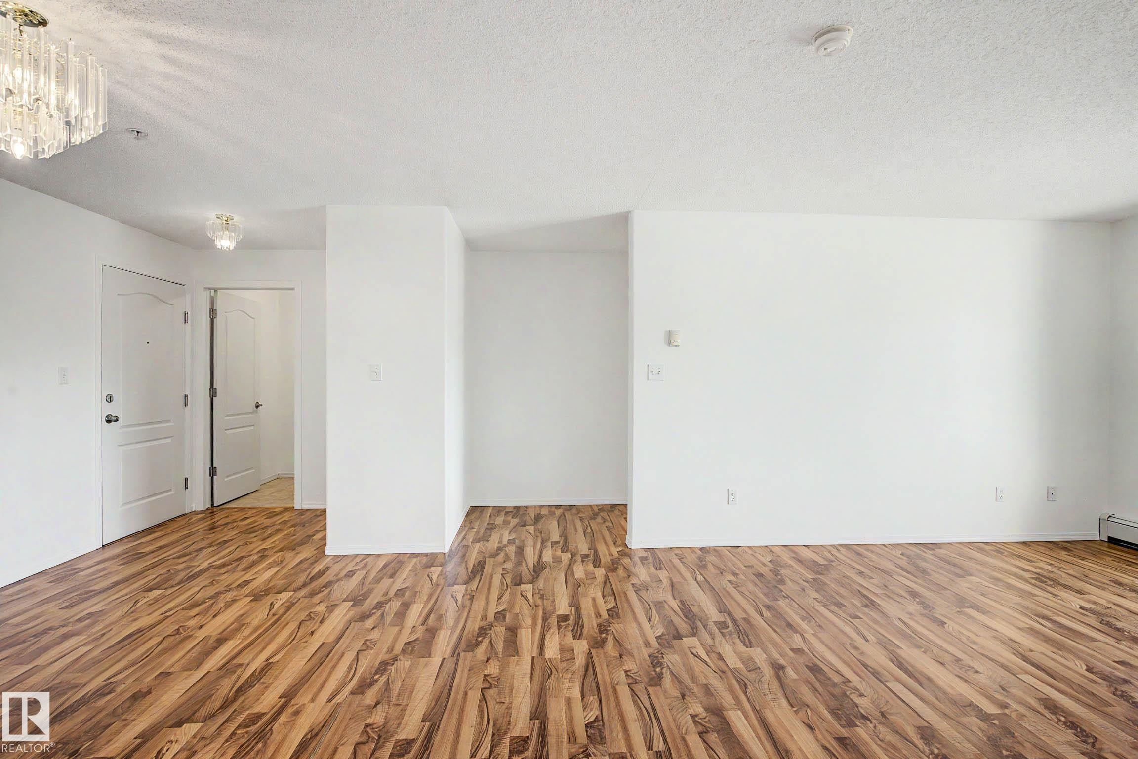 #203 8119 112 Av Nw, Edmonton, AB - Indoor Photo Showing Other Room