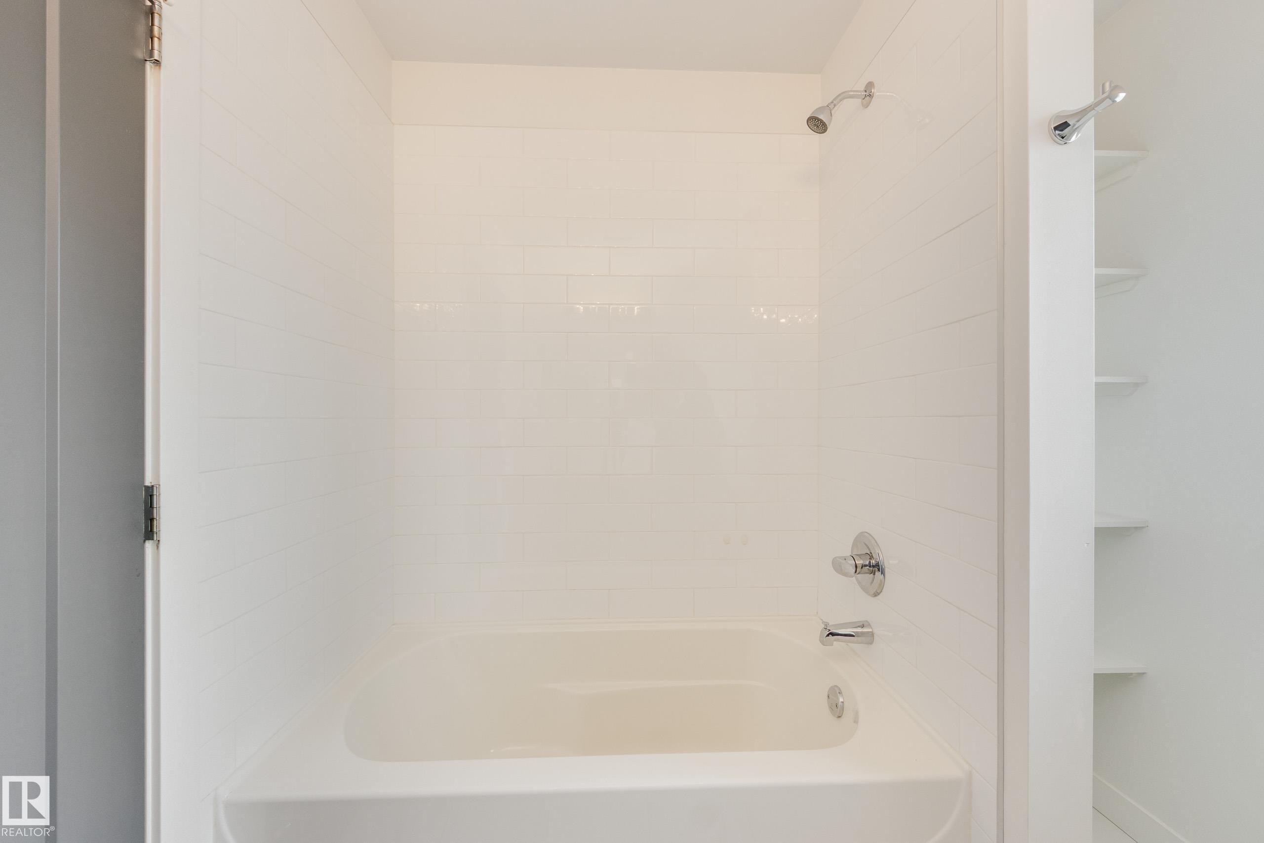 13112 90 Street Nw, Edmonton, AB - Indoor Photo Showing Bathroom